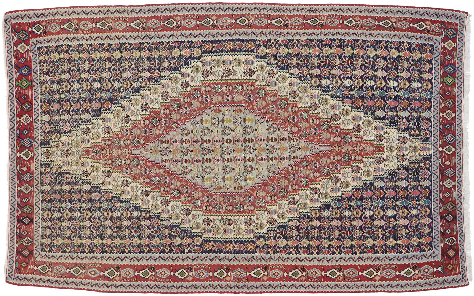 Tapis Kilim persan vintage Senneh avec motif ferme de style cottage en vente 2