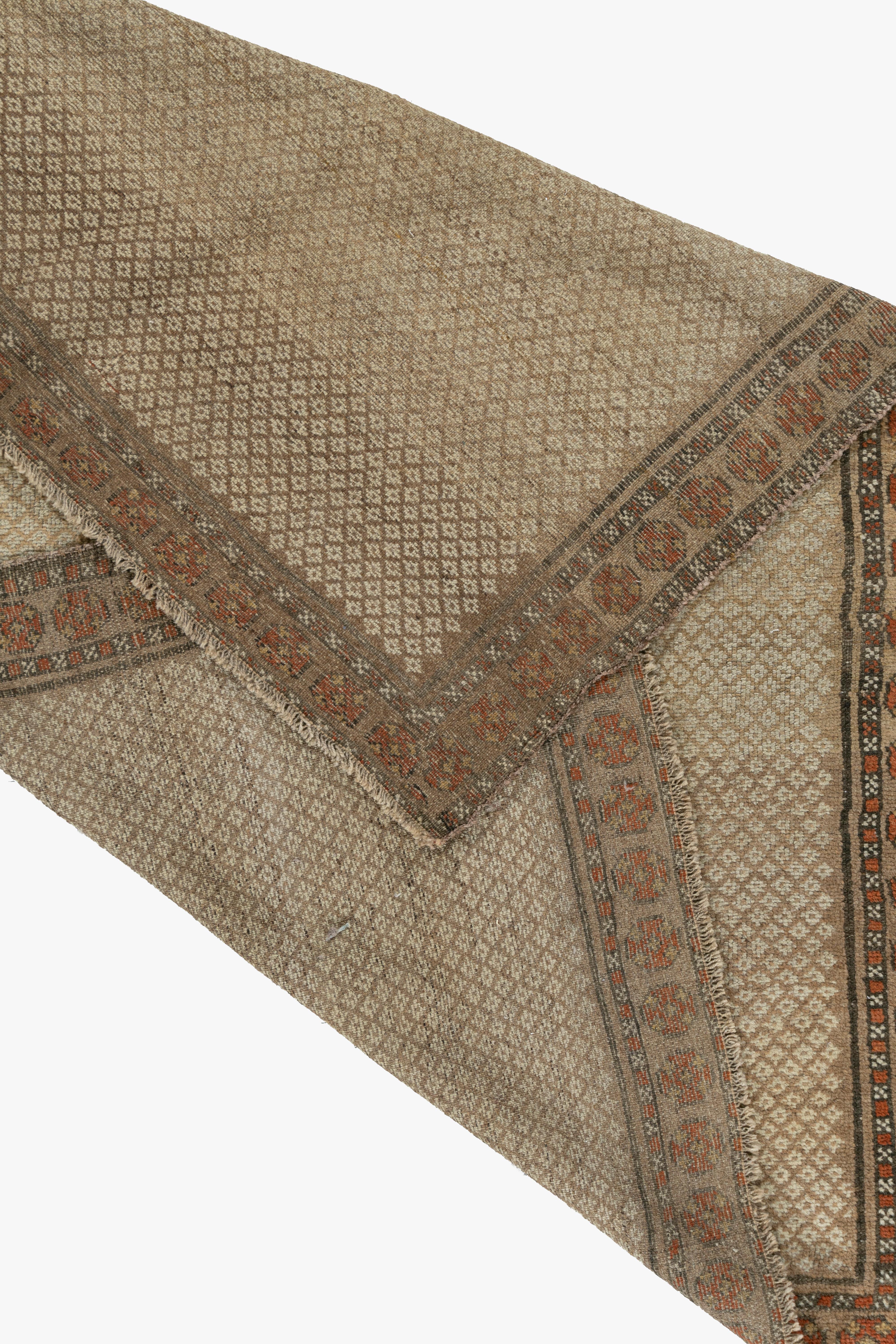 Vintage Persian Serab Rug  4'4 x 6'10 In Good Condition For Sale In New York, NY