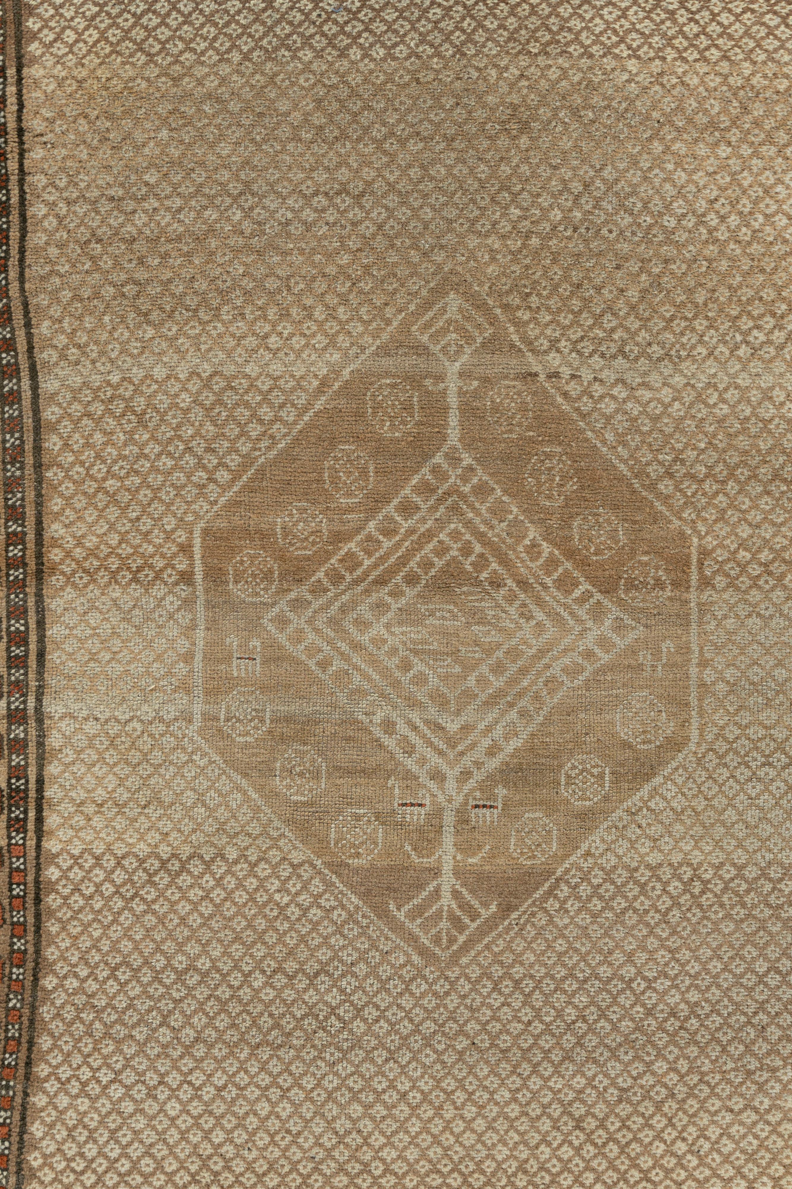 Vintage Persian Serab Rug  4'4 x 6'10 For Sale 1