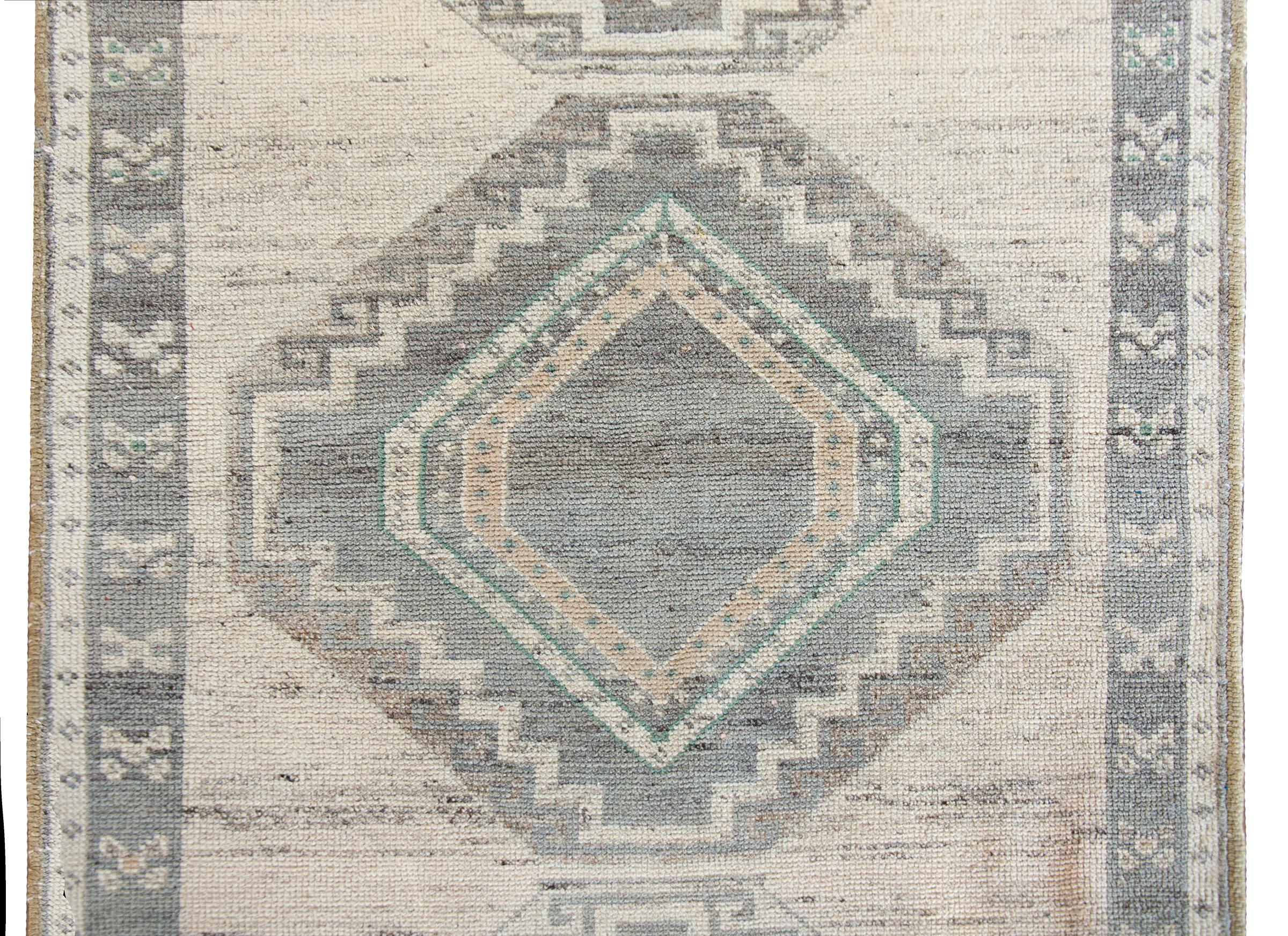 Altpersischer Serab-Teppich (Wolle) im Angebot