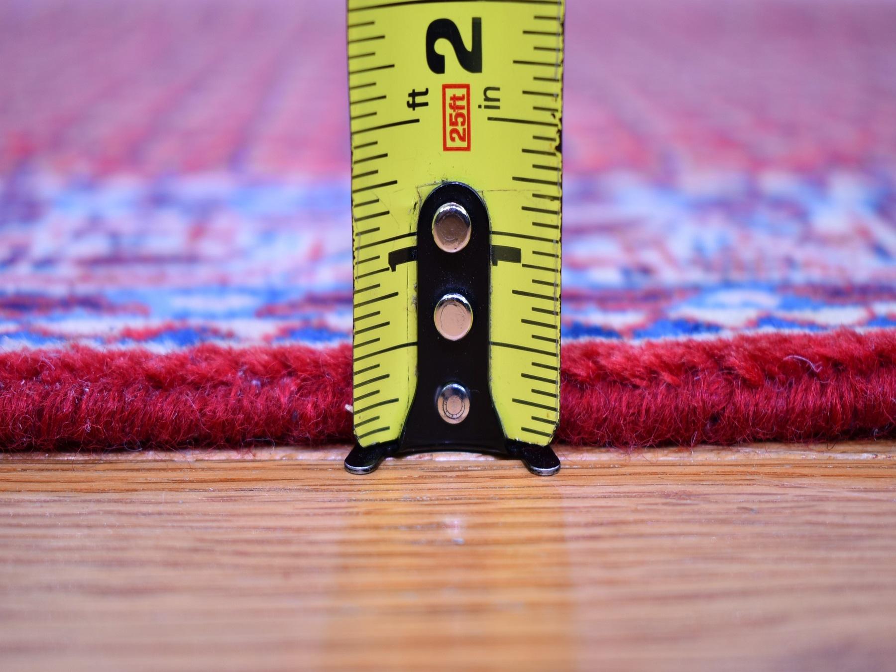 Perse Tapis de couloir persan Serab vintage à motif répétitif intégral en laine nouée à la main en vente