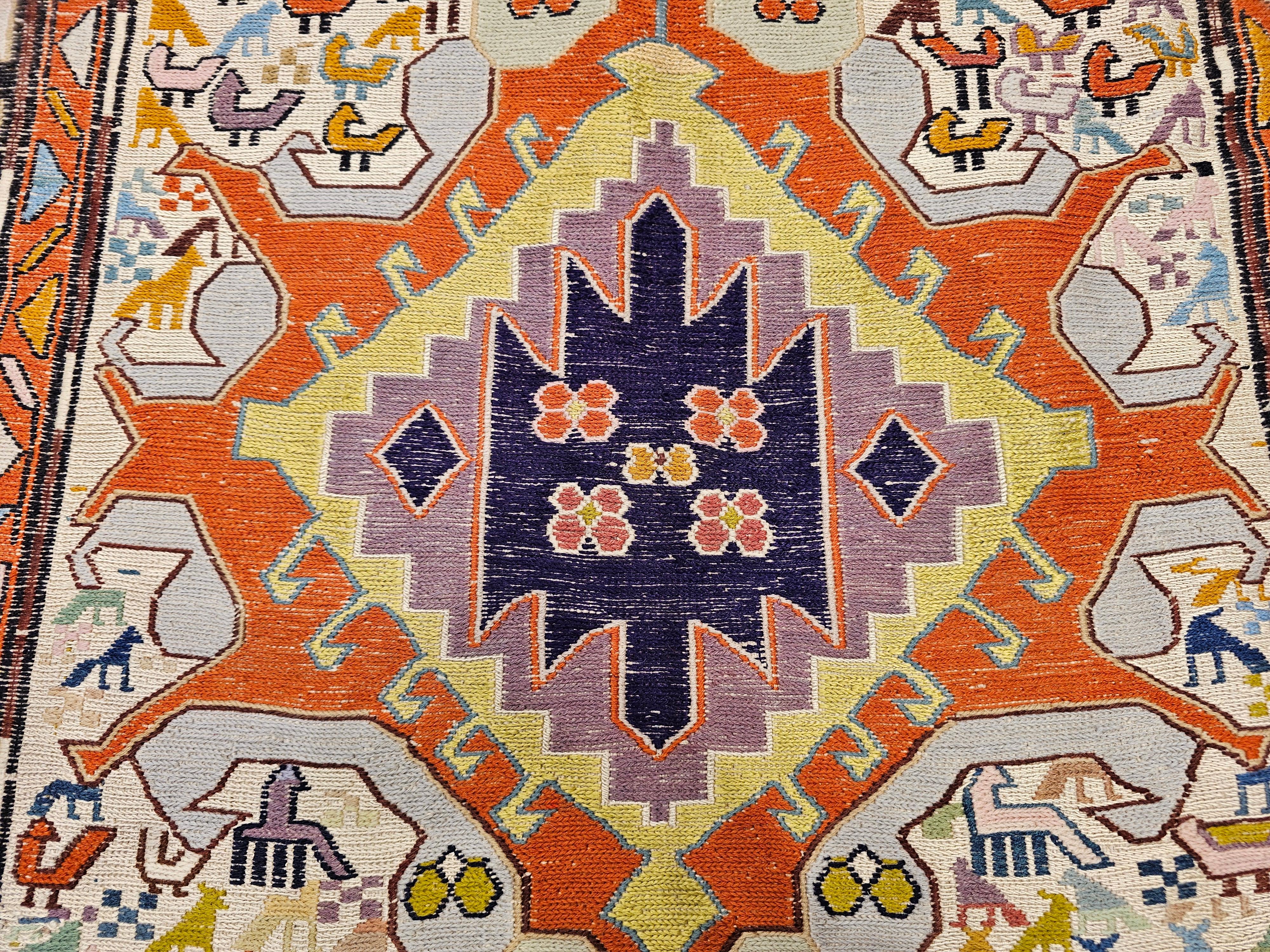 Couverture de selle persane Shahsavan Soumak en ivoire, lavande, jaune, bleu en vente 1
