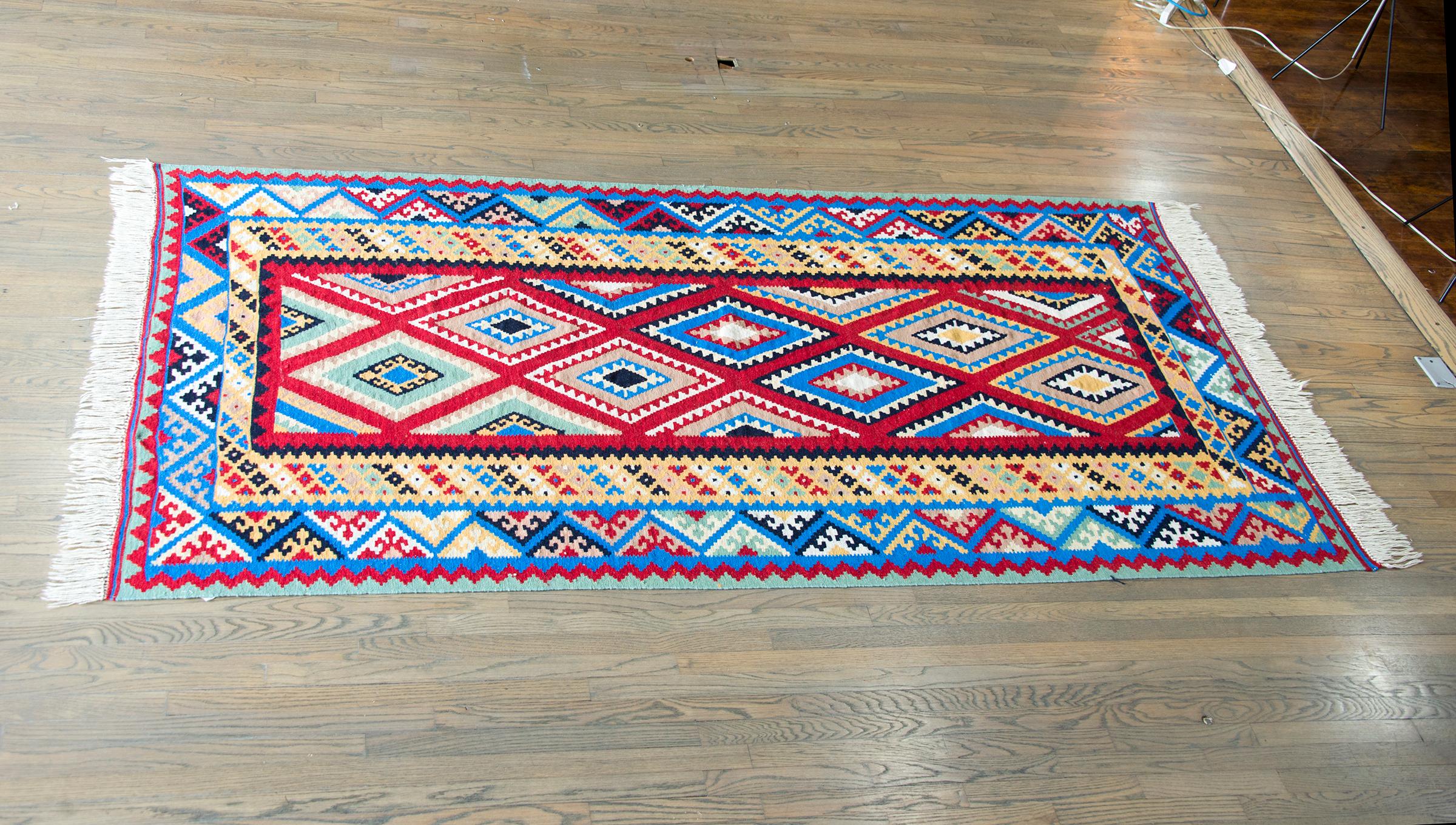 Alfombra vintage persa Shiraz Kilim en venta 7