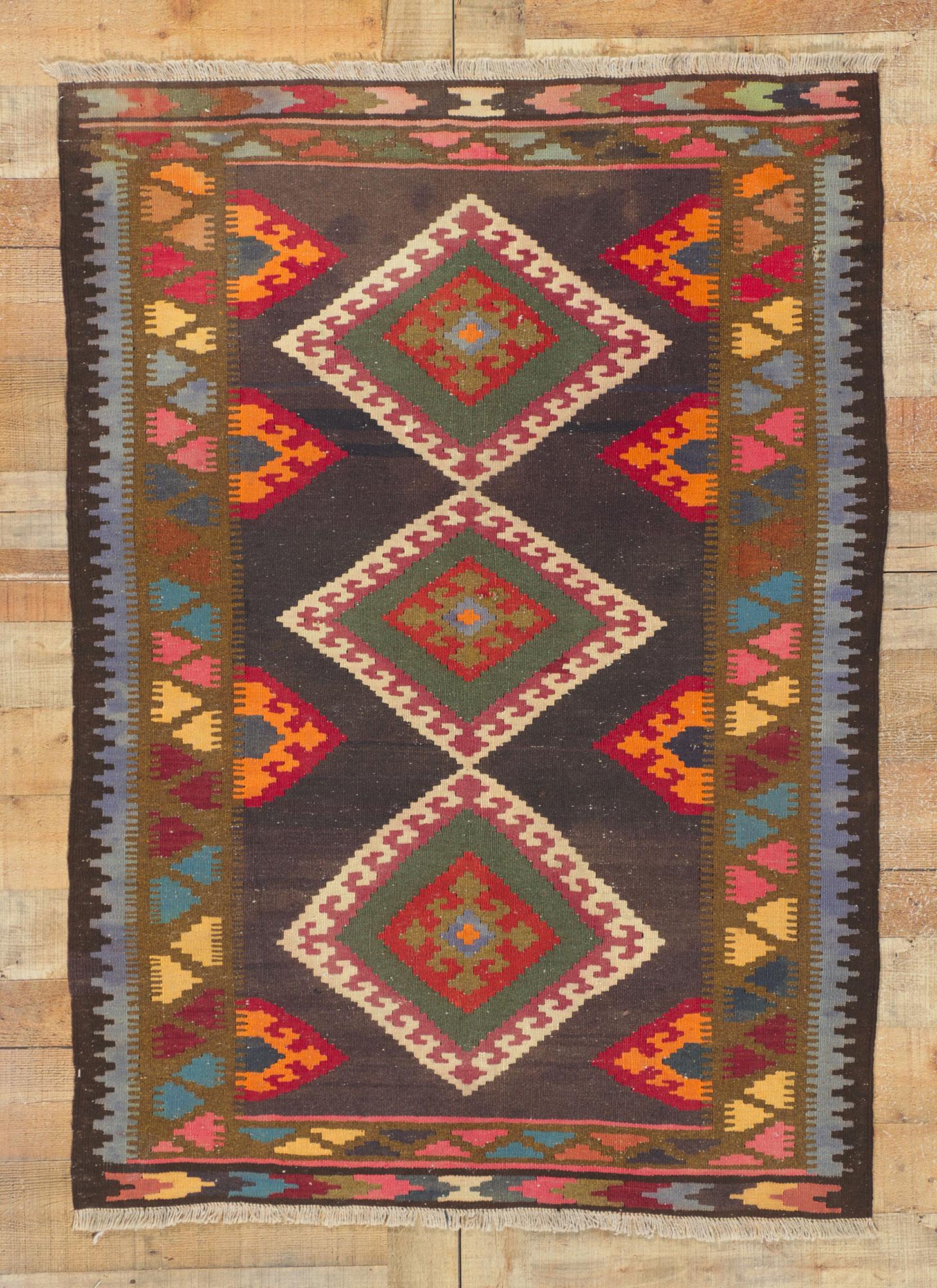 Tapis Kilim persan vintage Shiraz, le style audacieux du Sud-Ouest rencontre le style tribal Bon état - En vente à Dallas, TX