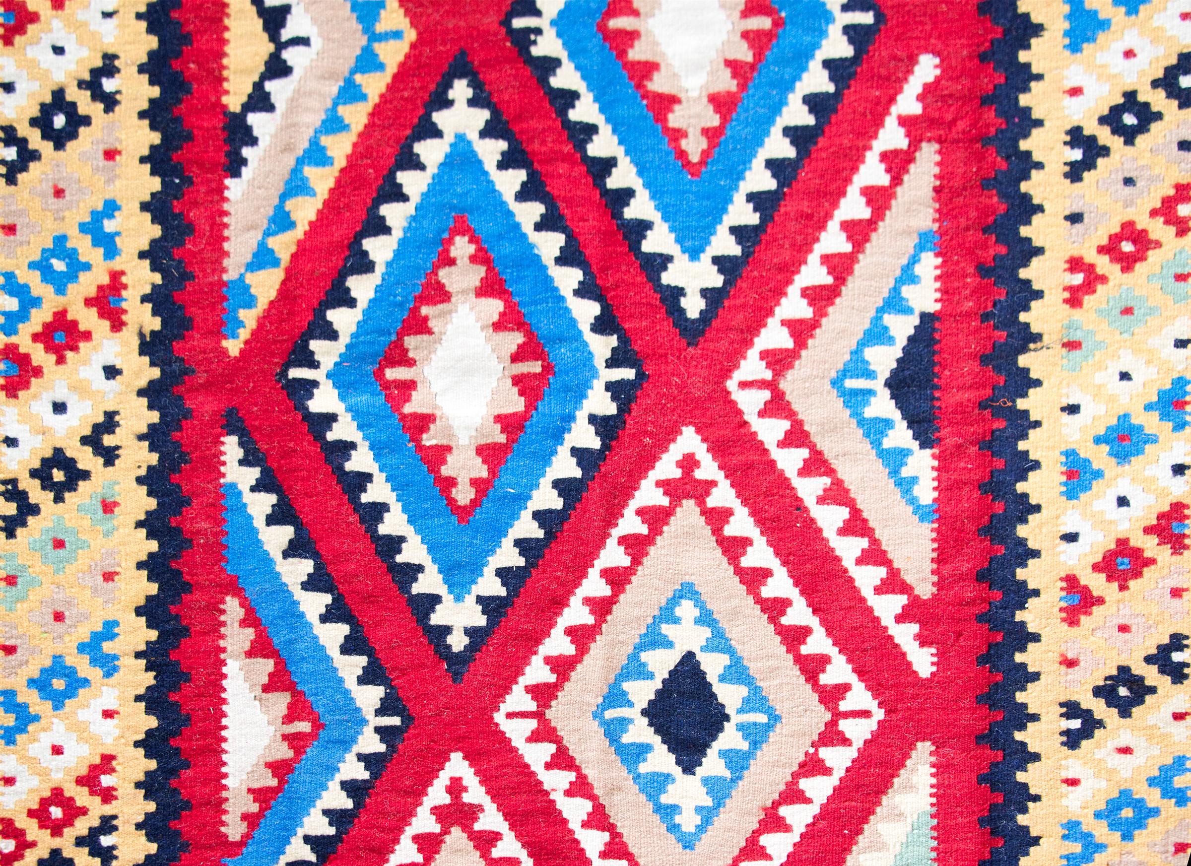 Alfombra vintage persa Shiraz Kilim en venta 2