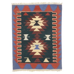Tappeto vintage persiano Shiraz Kilim, il lusso del rifugio incontra il fascino nomade