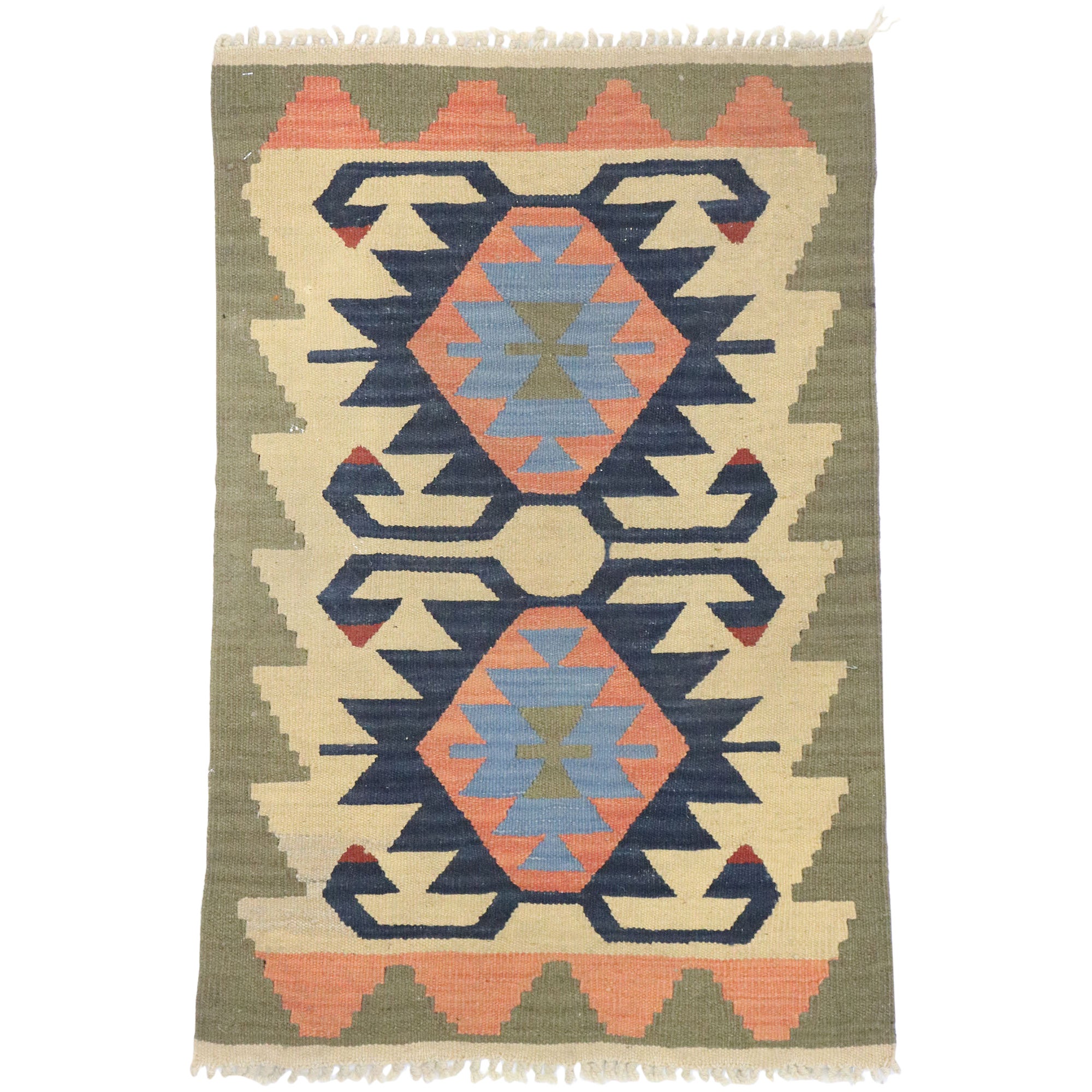 Persischer Shiraz-Kelim-Teppich im Vintage-Stil, Modern Desert Meets Boho Chic im Angebot