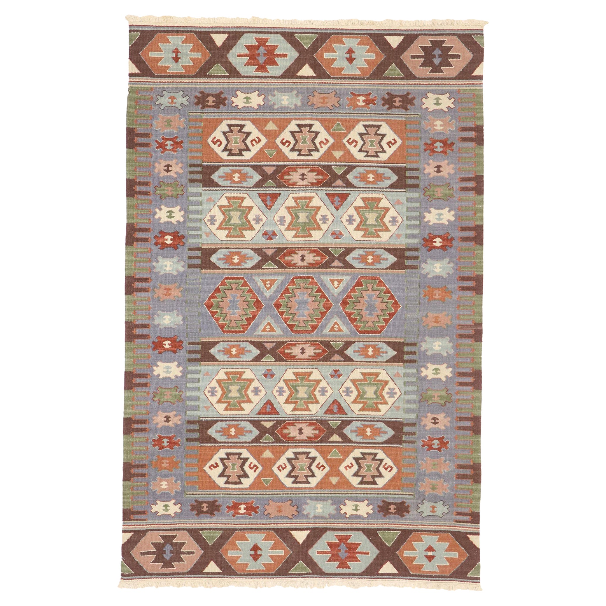 Tapis Kilim persan Shiraz vintage avec style tribal bohème