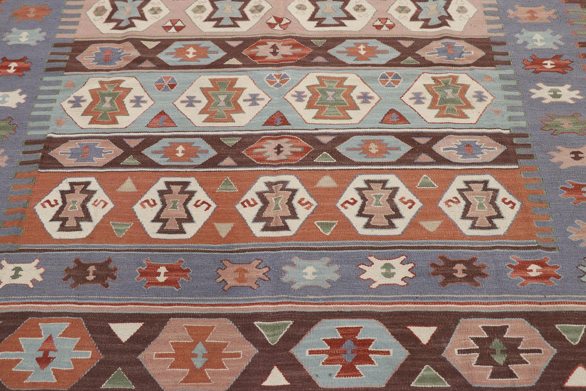 Persischer Shiraz-Kelim-Teppich im Boho-Chic-Stil im Stammesstil im Zustand „Gut“ im Angebot in Dallas, TX