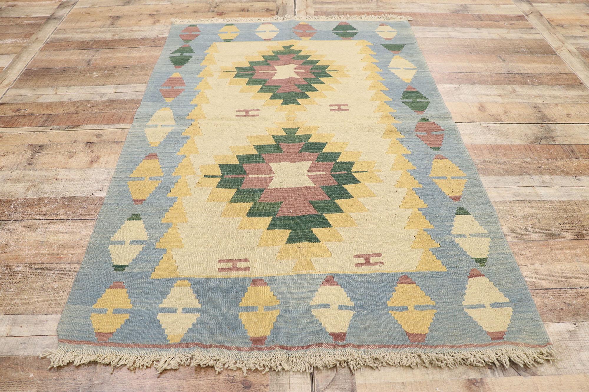 Persischer Shiraz-Kelim-Teppich im Vintage-Stil, Südwesten Boho Meets Palm Springs im Angebot 1