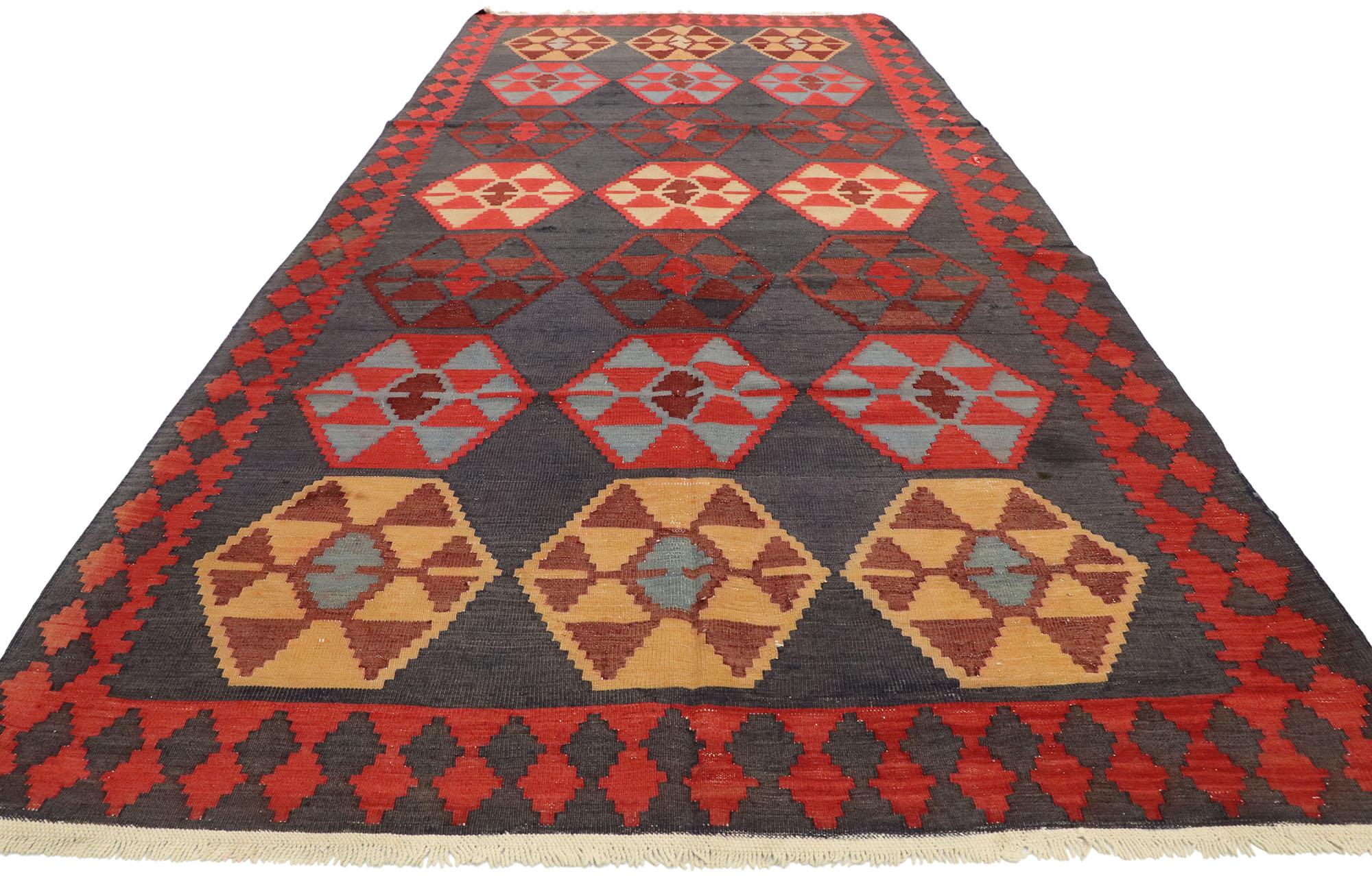 Hand-Woven Vintage Persian Shiraz Kilim Rug with Modern Northwestern Tribal Style For Sale