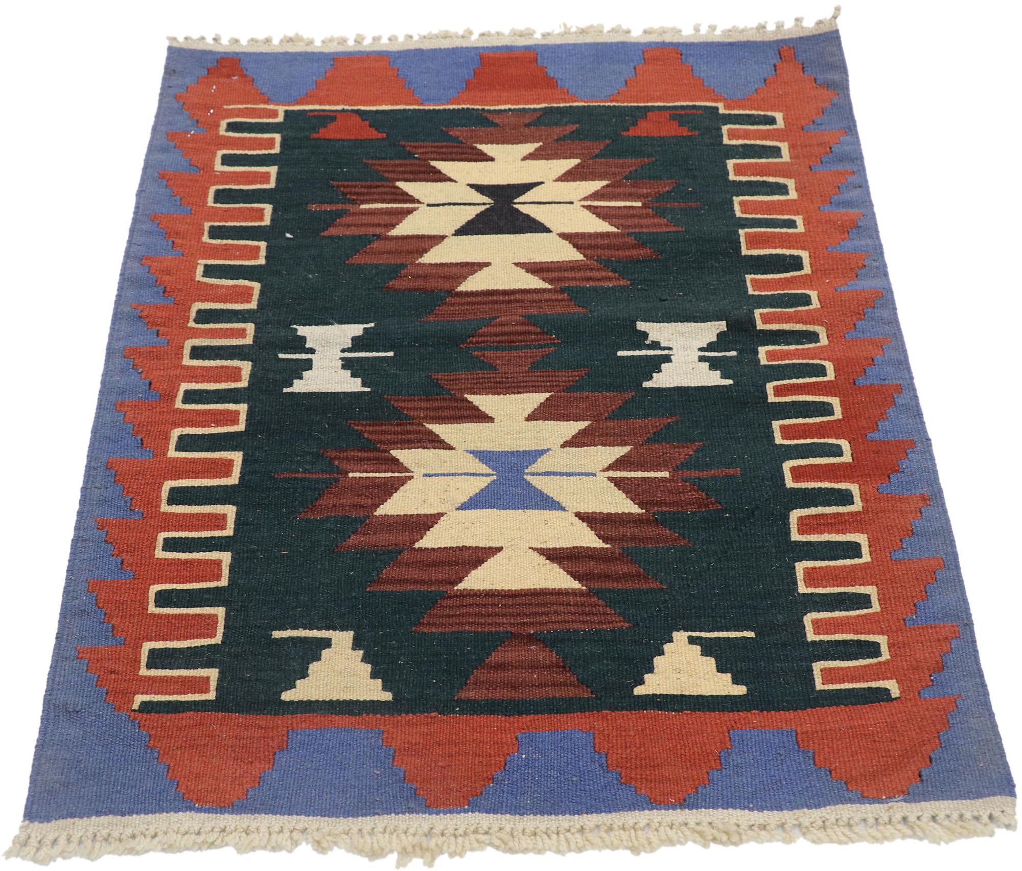 Alfombra vintage persa Shiraz Kilim, el lujo se une al encanto nómada Persa en venta