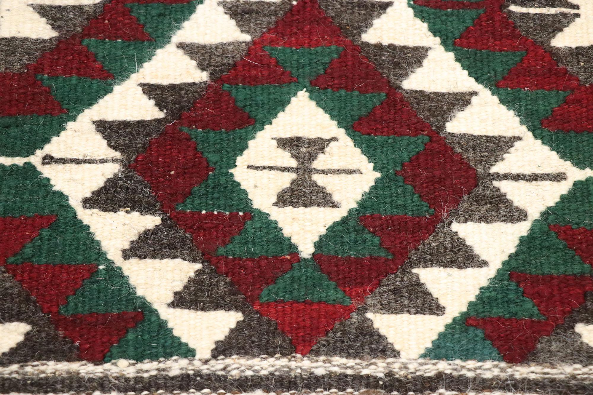 Vintage Persian Shiraz Kilim Rug, Luxury Lodge Meets Pacific Northwest Style In Good Condition For Sale In Dallas, TX