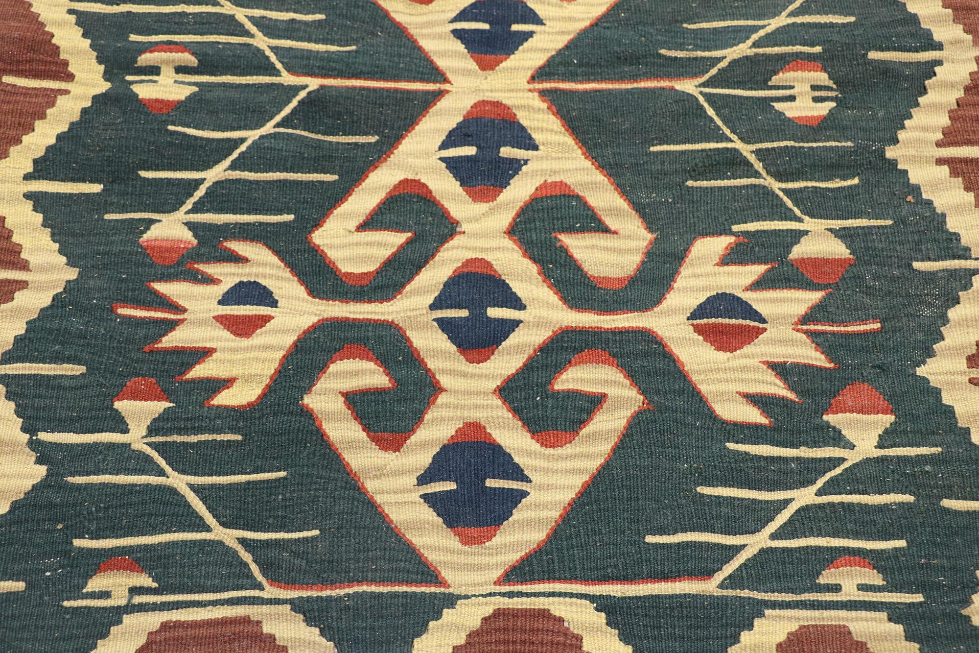 Vintage Persian Shiraz Kilim Rug, Modern Southwest Style Meets Luxury Lodge In Good Condition For Sale In Dallas, TX