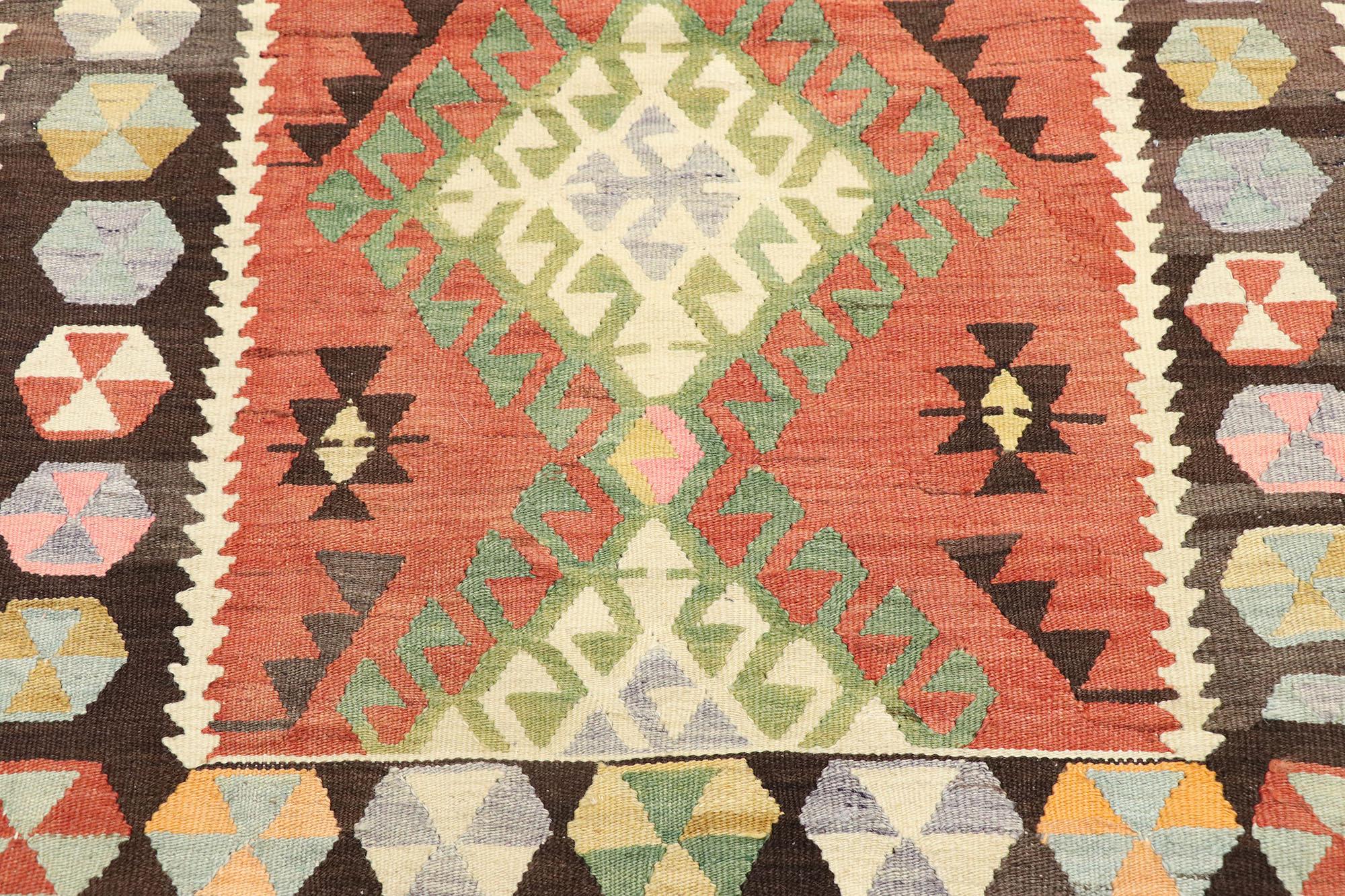 Vintage Persian Shiraz Kilim Rug, Pacific Northwest Meets Luxury Lodge In Good Condition For Sale In Dallas, TX