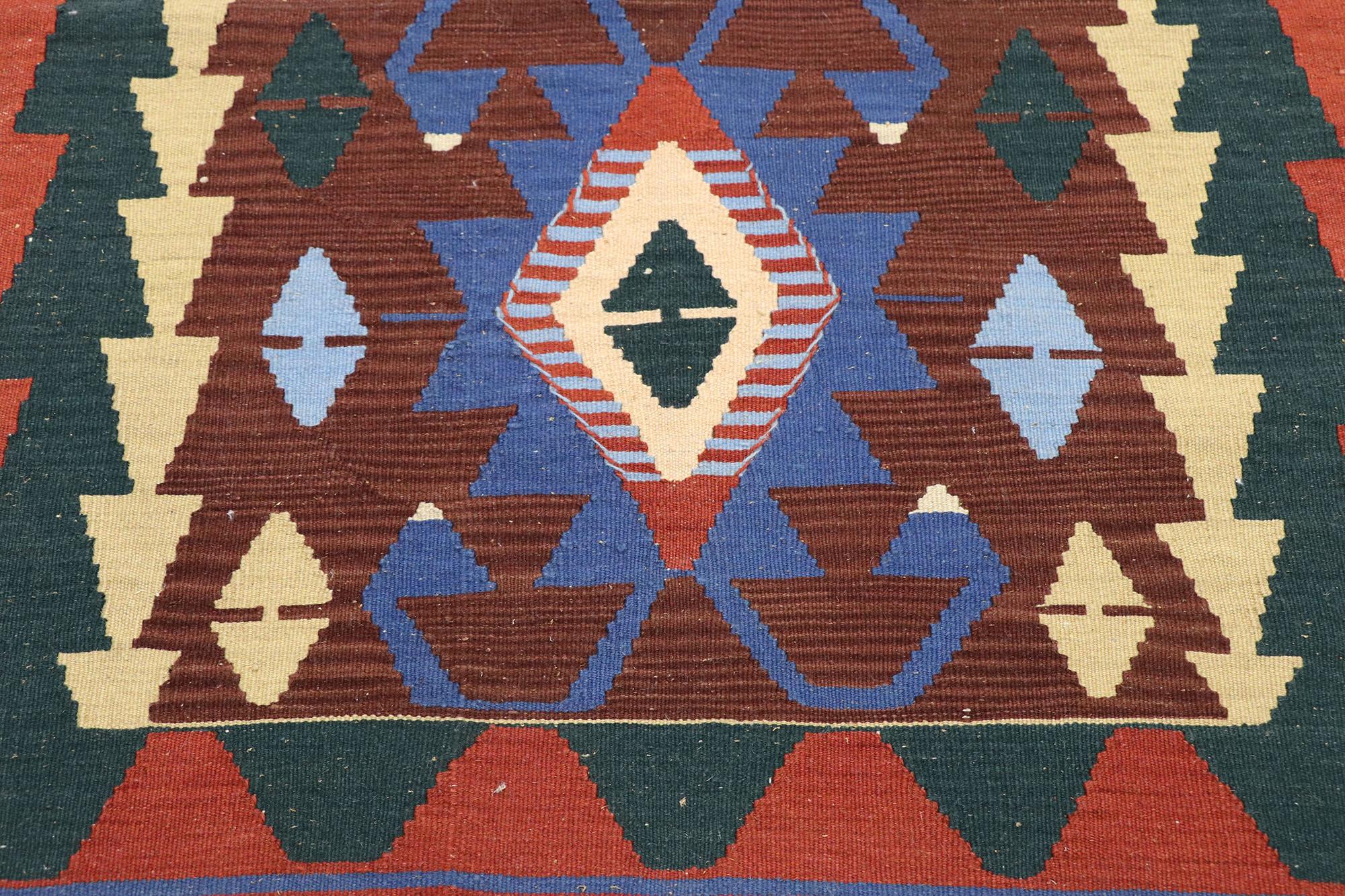 Vintage Persian Shiraz Kilim Rug, Modern Southwest Style Meets Luxury Lodge In Good Condition For Sale In Dallas, TX