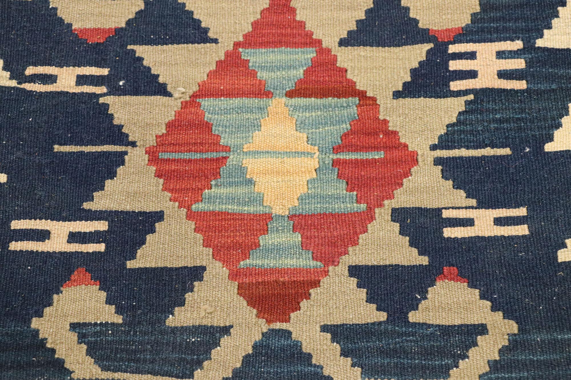 Vintage Persian Shiraz Kilim Rug, Luxury Lodge Meets Modern Southwest Style In Good Condition In Dallas, TX