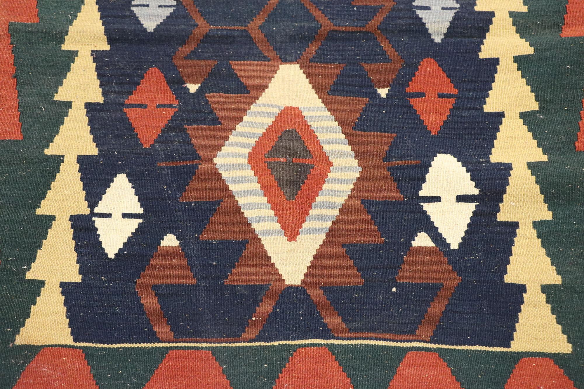 Perse Tapis Kilim persan vintage Shiraz, Southwest Boho Meets Luxury Lodge en vente