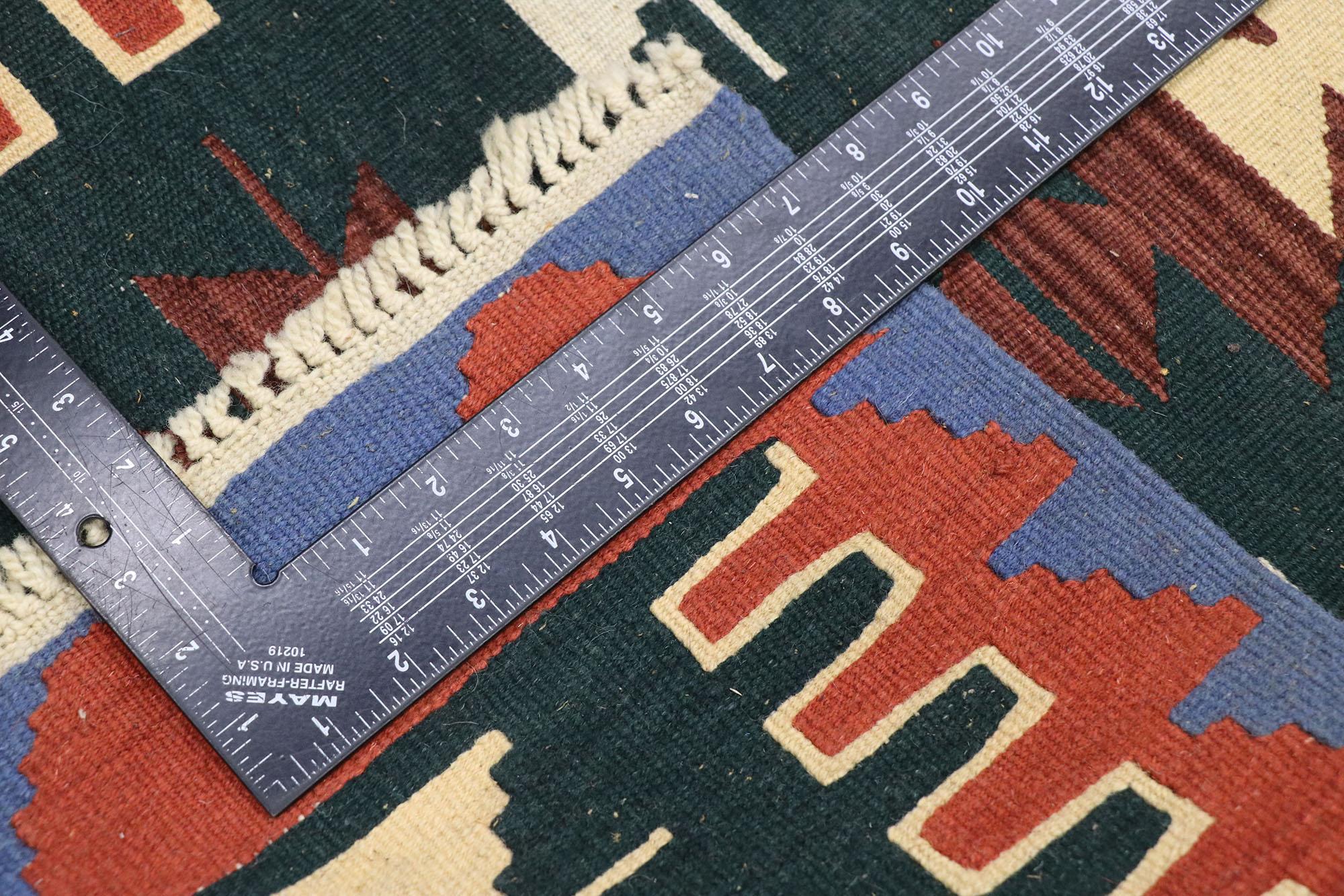 Alfombra vintage persa Shiraz Kilim, el lujo se une al encanto nómada en Bueno estado para la venta en Dallas, TX