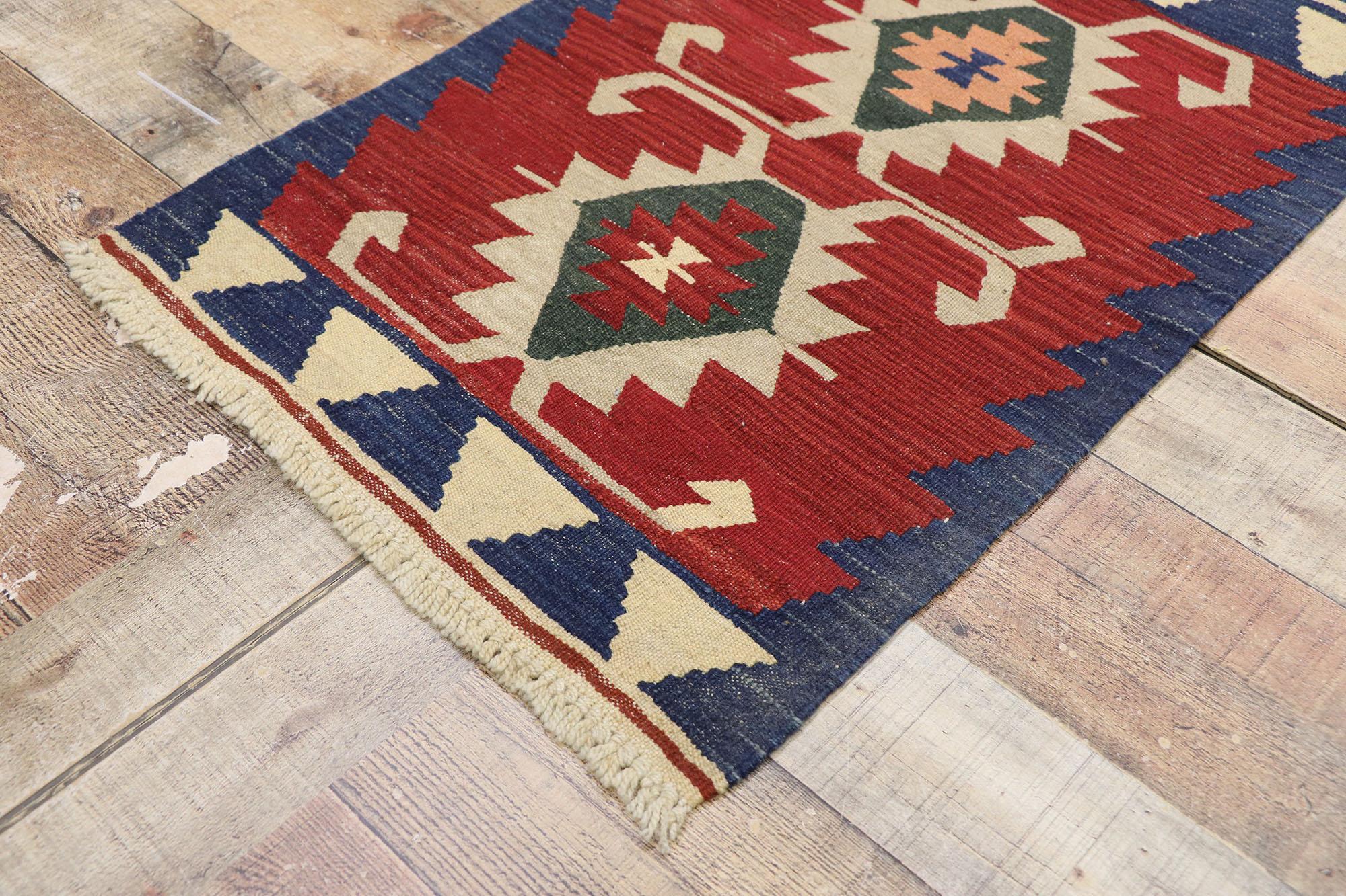 Alfombra vintage persa Shiraz Kilim, el lujo se une al encanto nómada siglo XX en venta