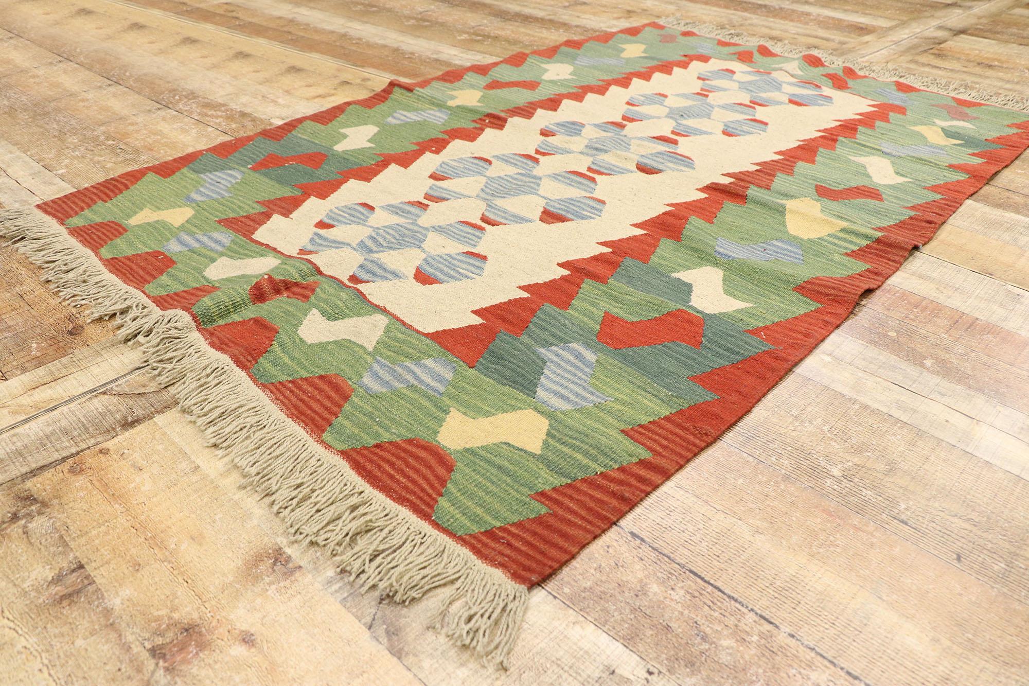 Tapis Kilim persan Shiraz vintage de style tribal Bon état - En vente à Dallas, TX