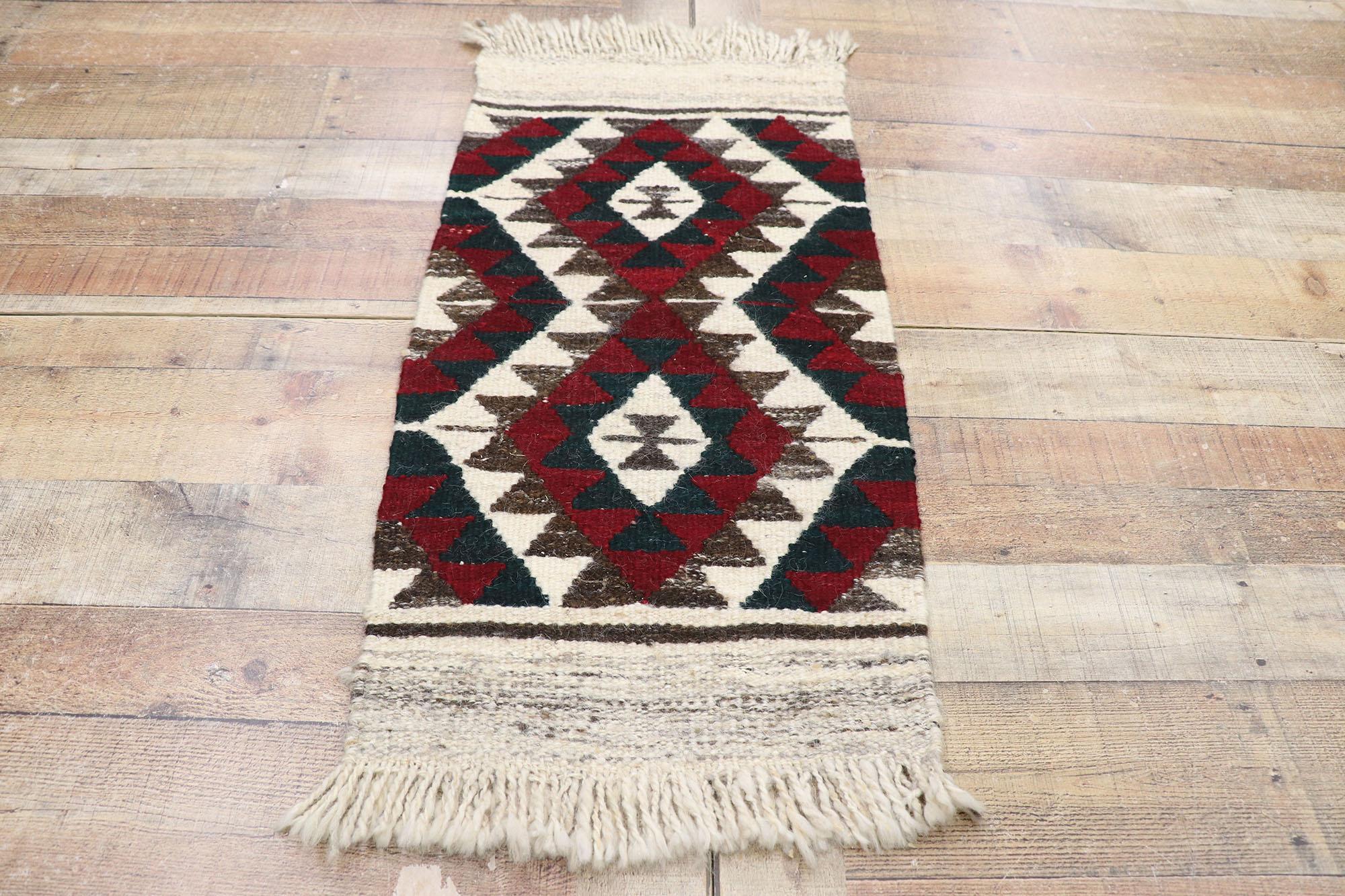 Laine Tapis Kilim persan vintage Shiraz de style tribal en vente