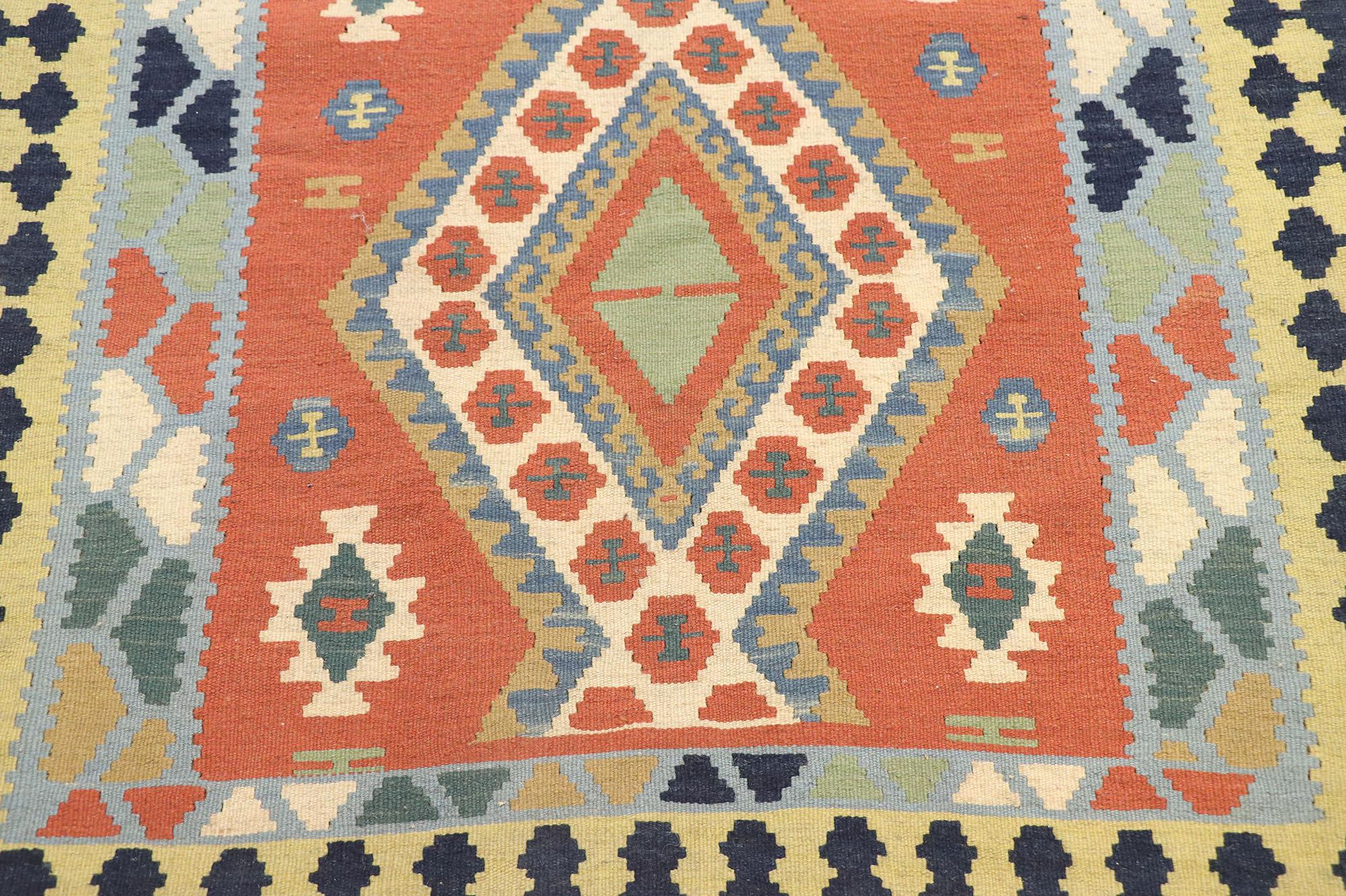 Vintage Persian Shiraz Kilim Rug, Pacific Northwest Meets Luxury Lodge In Good Condition For Sale In Dallas, TX