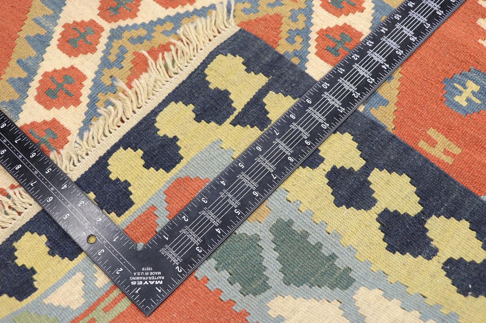 Persischer Shiraz-Kilim-Teppich, Pazifischer Nordwesten trifft auf Luxus-Lodge im Zustand „Gut“ im Angebot in Dallas, TX