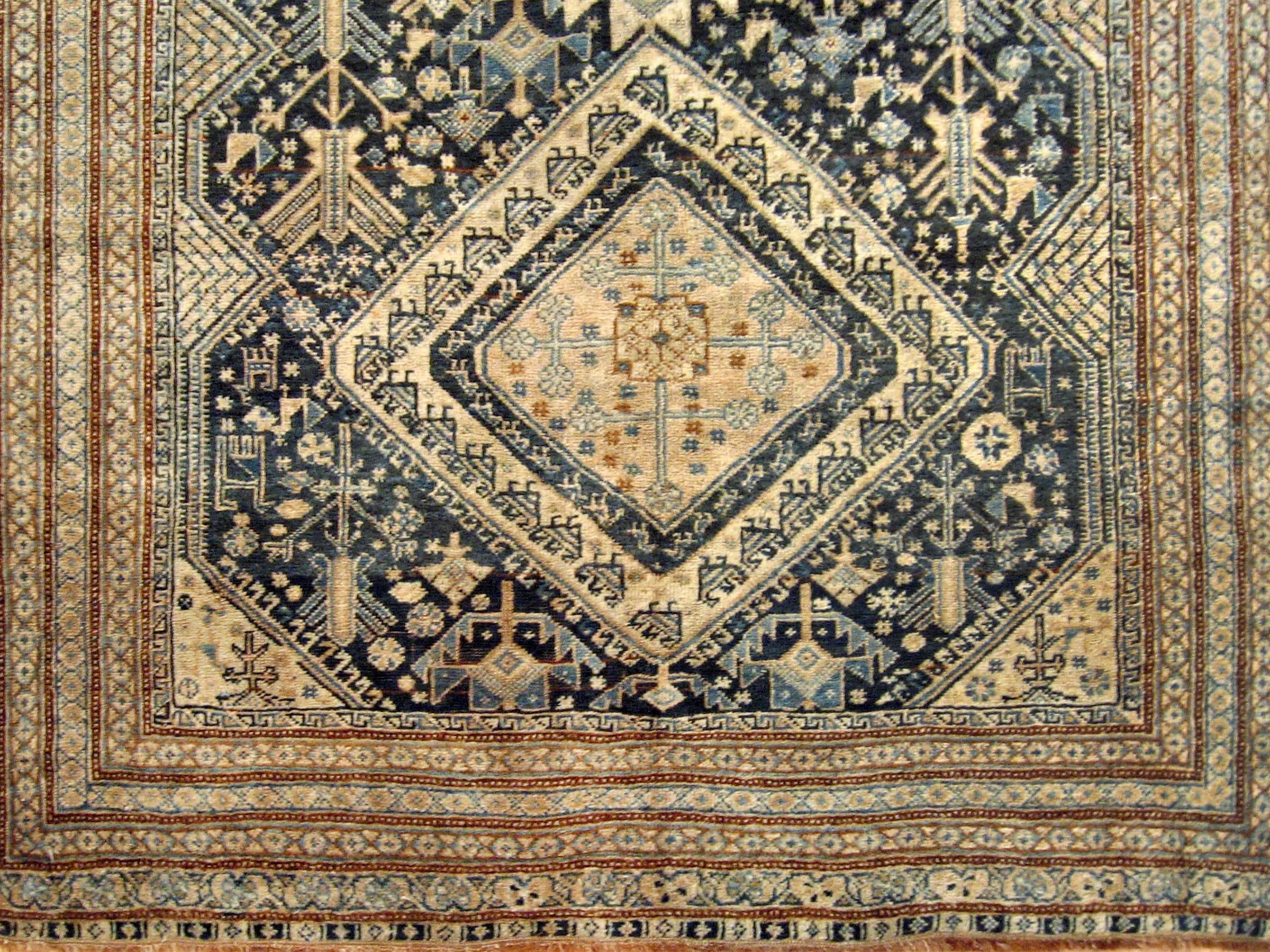 Persischer Shiraz- orientalischer Vintage-Teppich, in kleiner Größe, mit drei Medaillons (Handgeknüpft) im Angebot