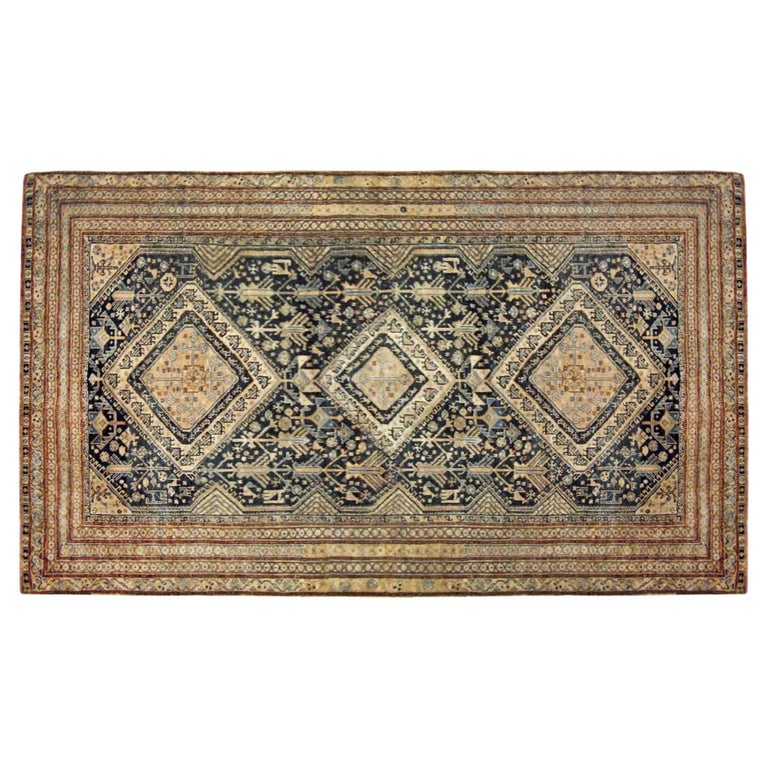 Vintage Persian Shiraz Oriental Rug, in Small Size, with Three Medallions For Sale at 1stDibs