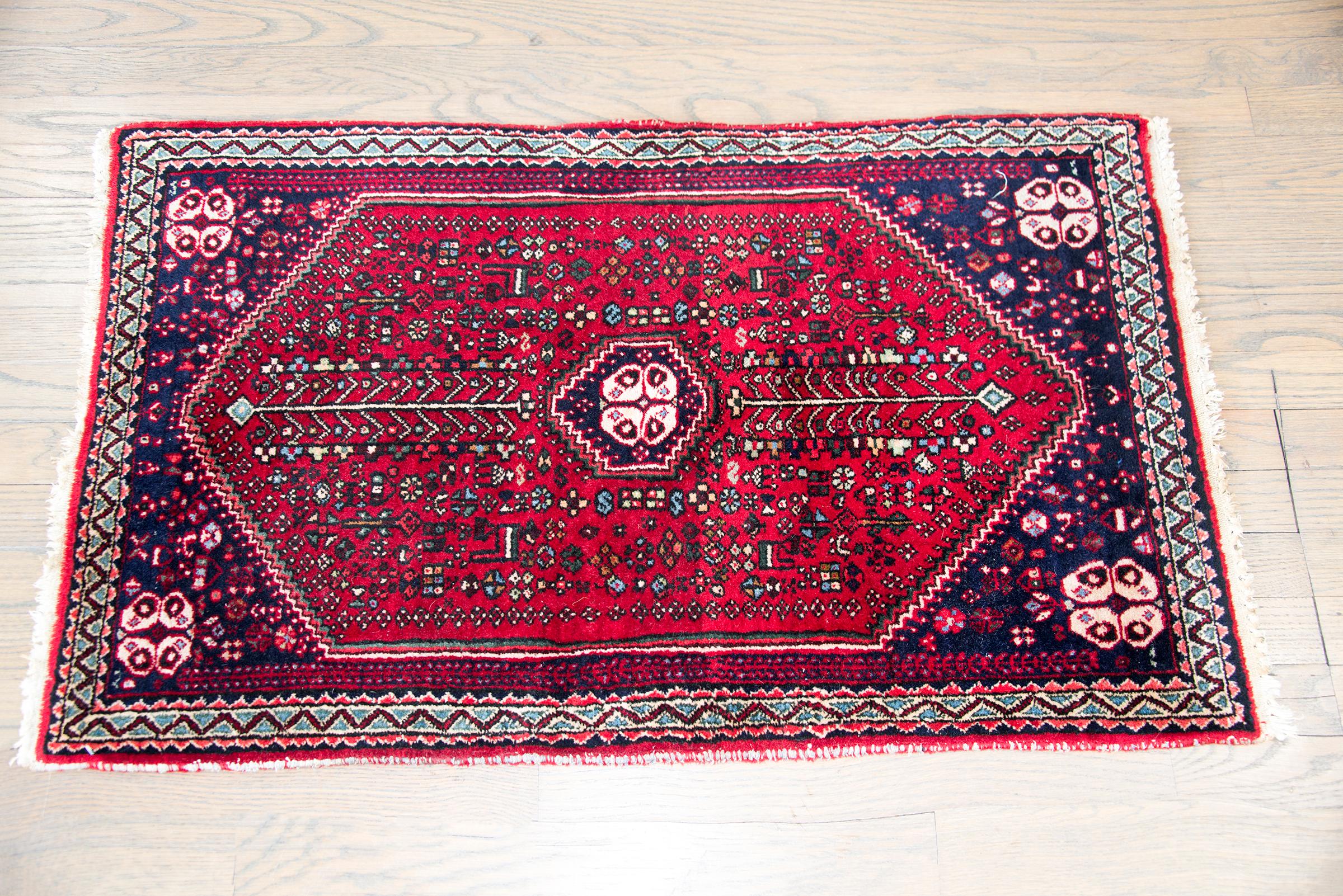 Vintage Persian Shiraz Rug For Sale 7