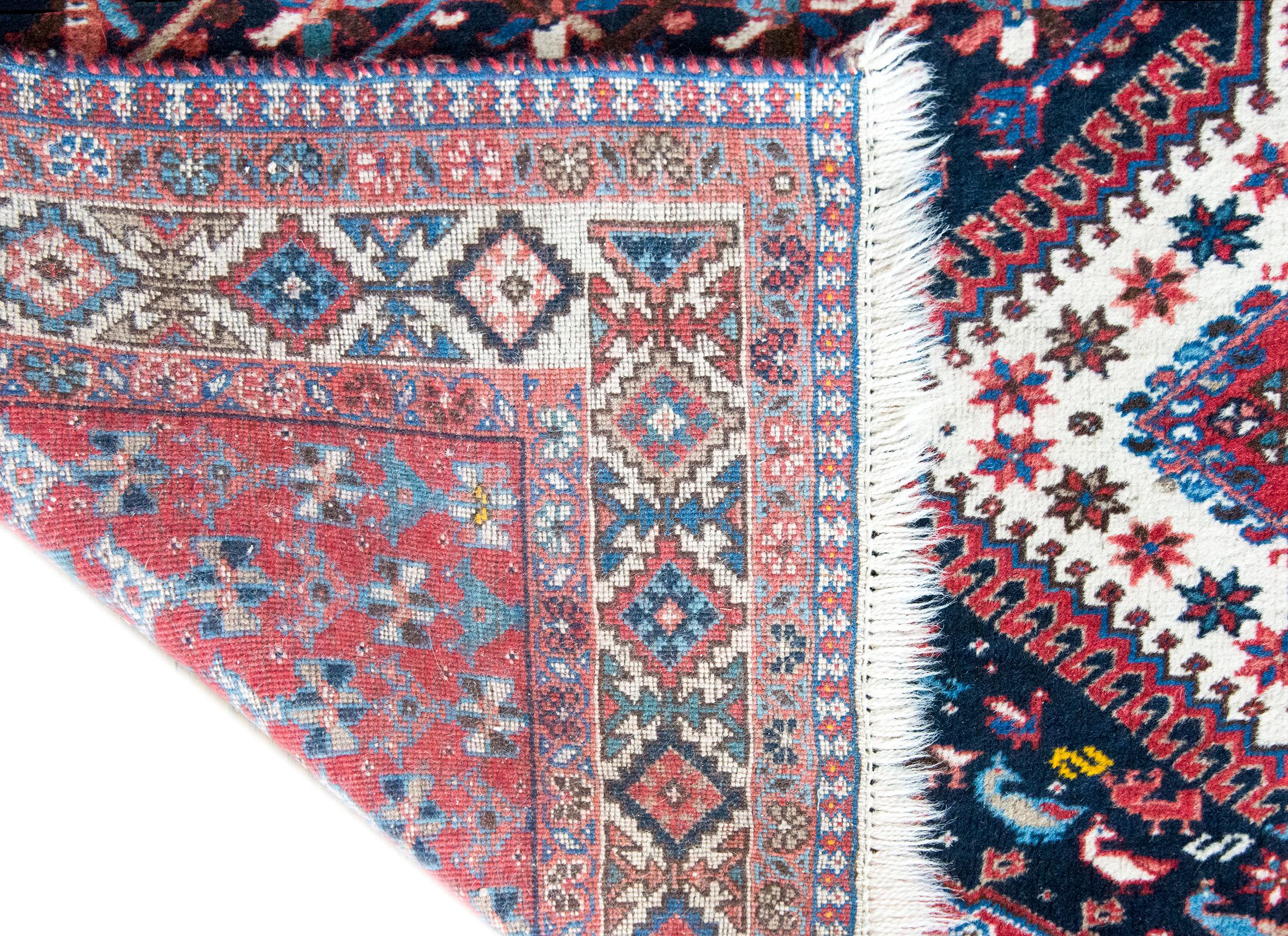 Alter persischer Shiraz-Teppich im Angebot 7