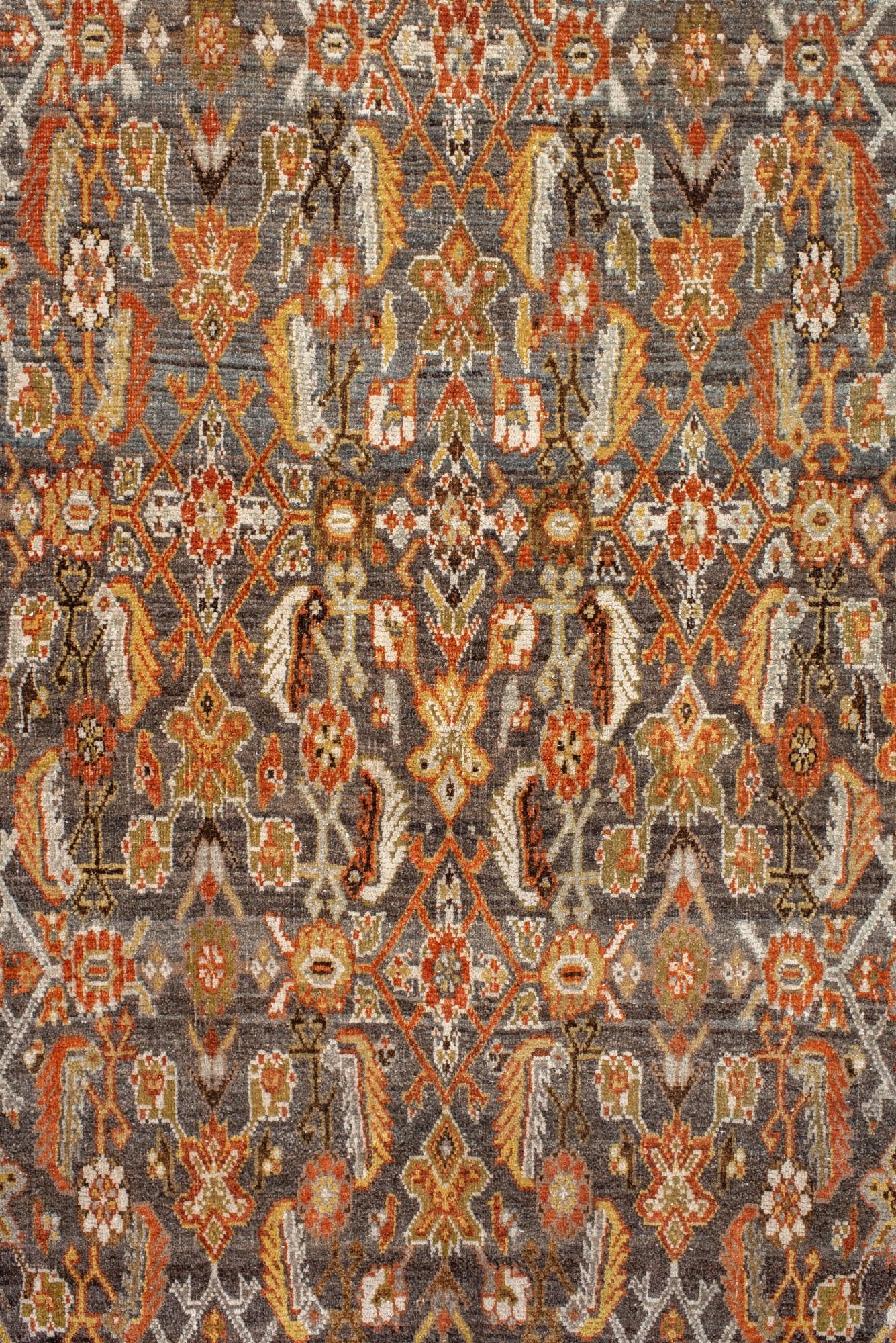 Vintage Persian Shiraz Rug In Good Condition For Sale In New York, NY