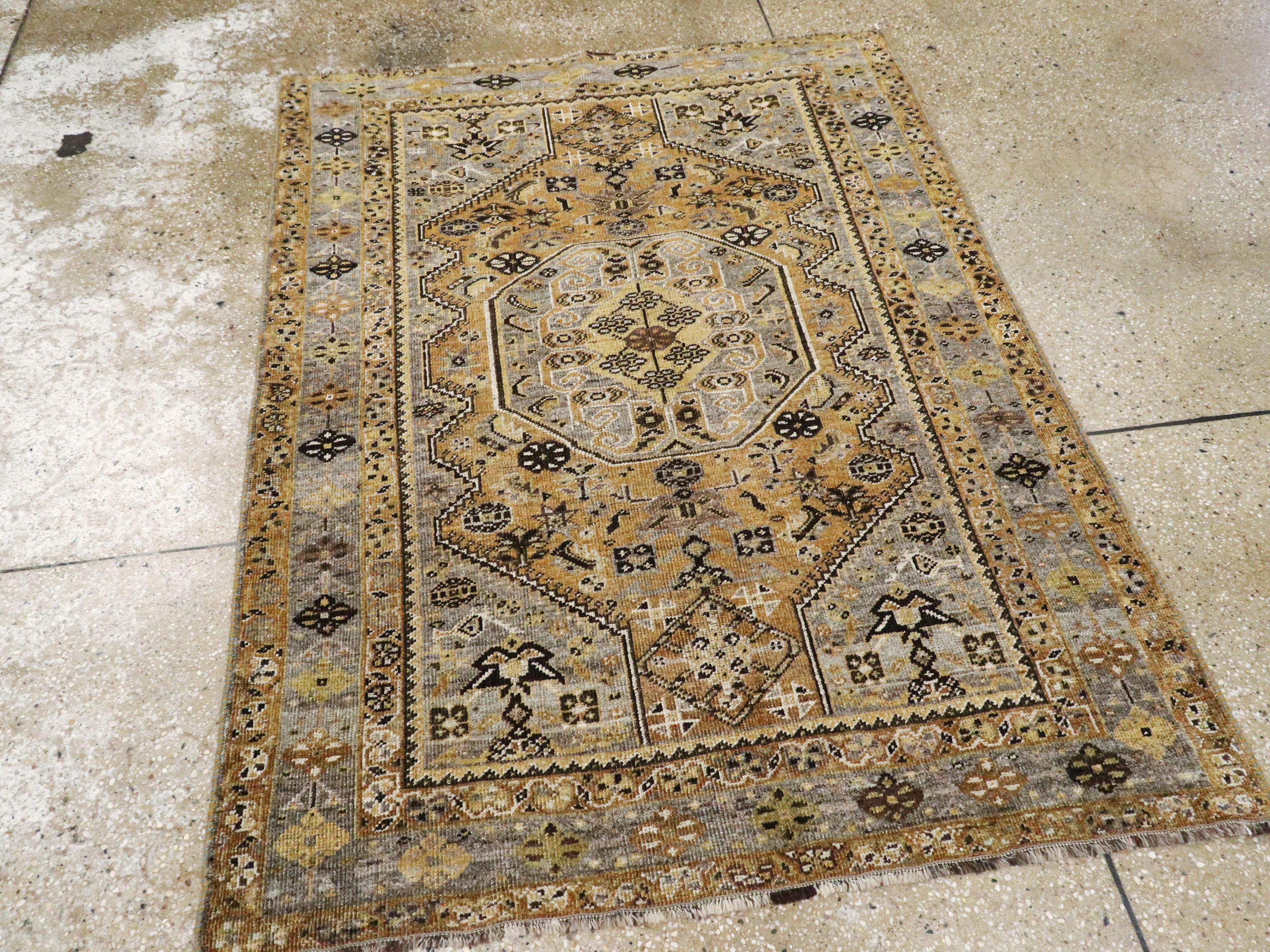Vintage Persian Shiraz Rug In Good Condition For Sale In New York, NY