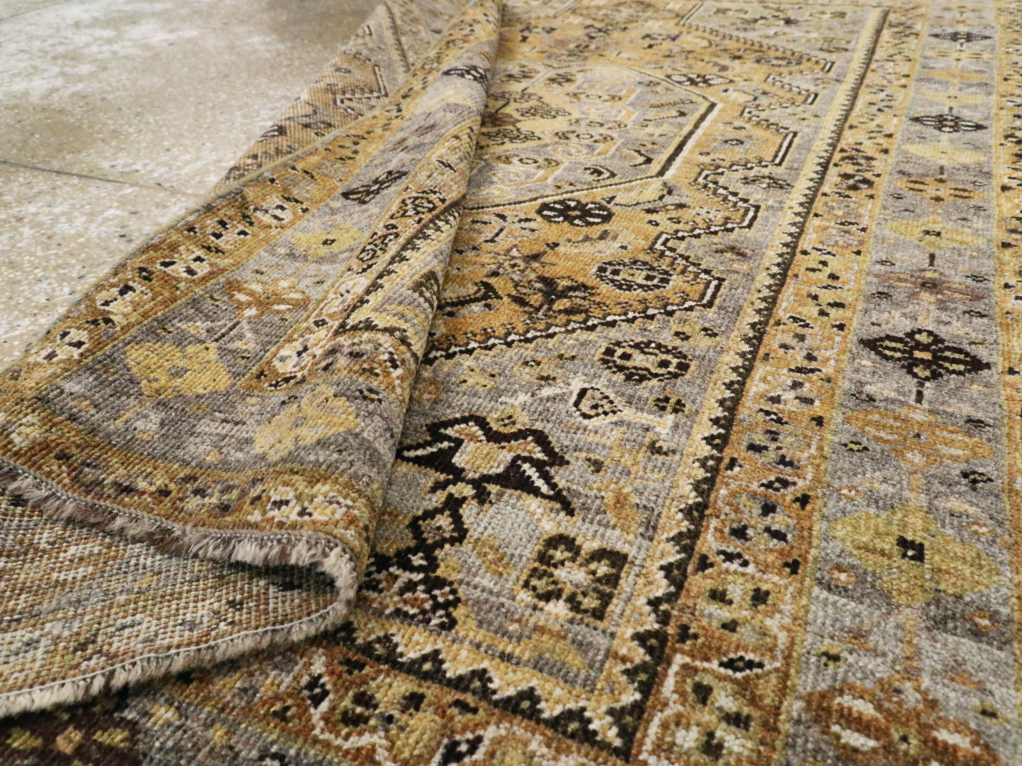 Tapis persan vintage Shiraz en vente 1