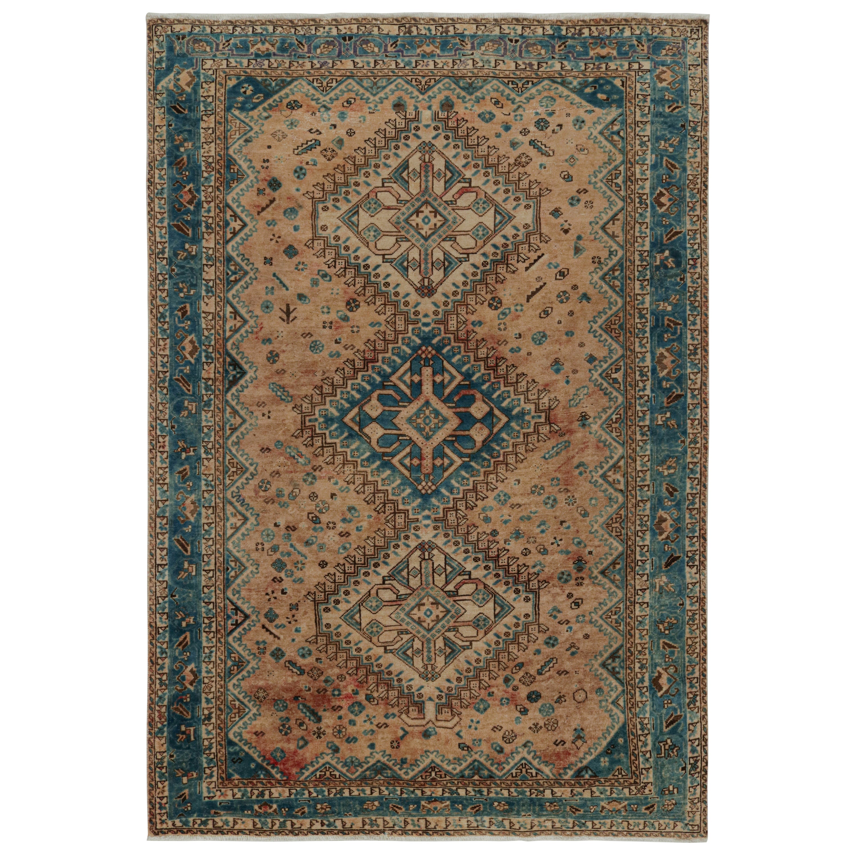 Tappeto persiano vintage Shiraz con motivi floreali beige-marrone e blu di Rug & Kilim