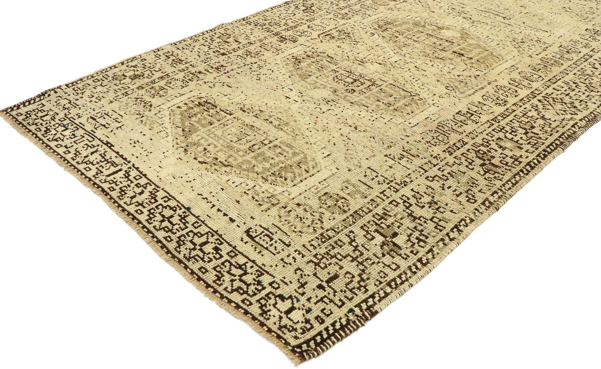 53048, vintage Persian Shiraz rug with modern shaker style. Warm and inviting with an expressive design aesthetic in a neutral colorway, this hand knotted wool vintage Persian Shiraz rug beautifully embodies a modern shaker style. The abrashed and
