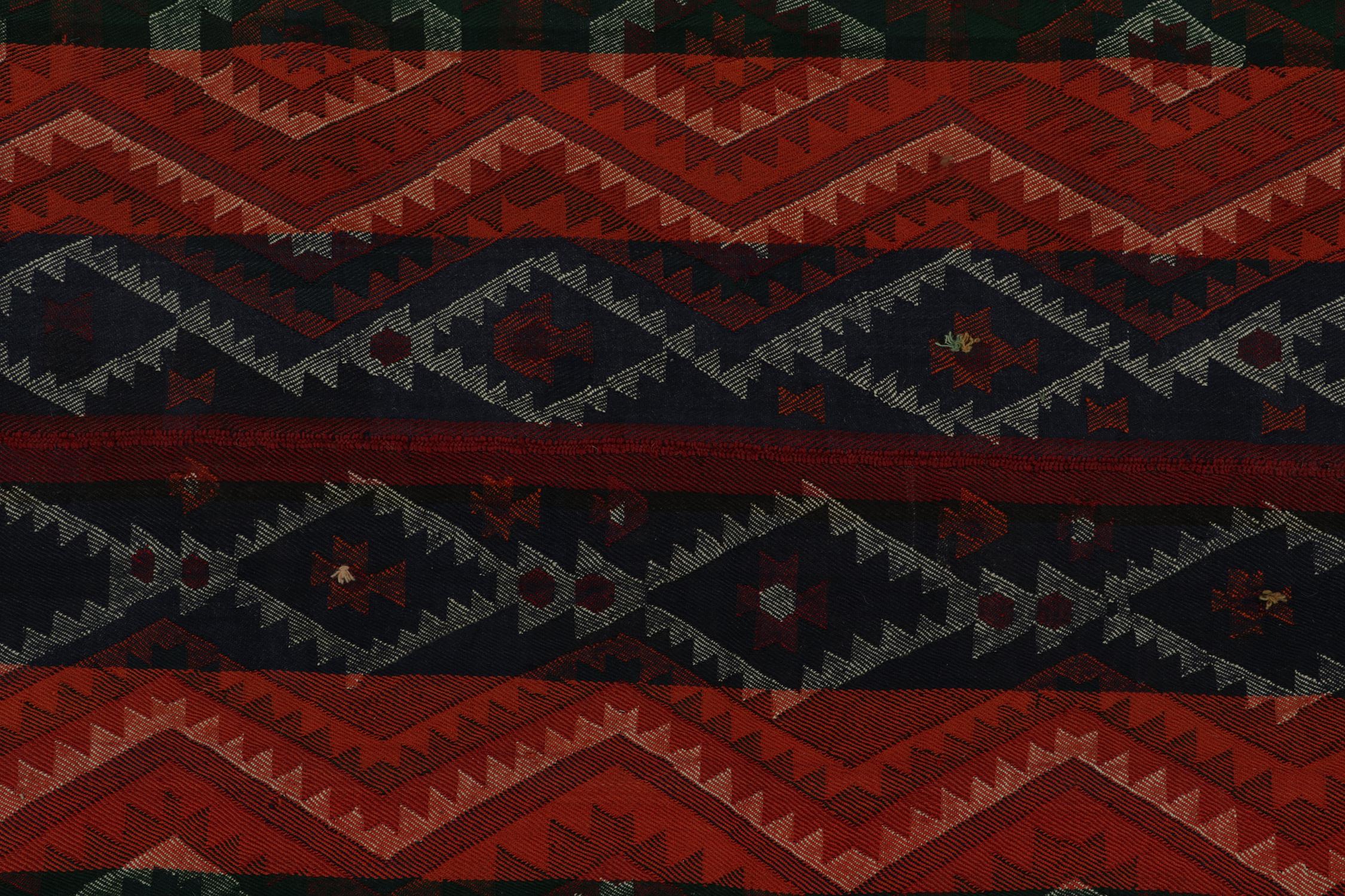 Tapis et Kilim tribal persan Shiraz vintage à motifs géométriques colorés Bon état - En vente à Long Island City, NY