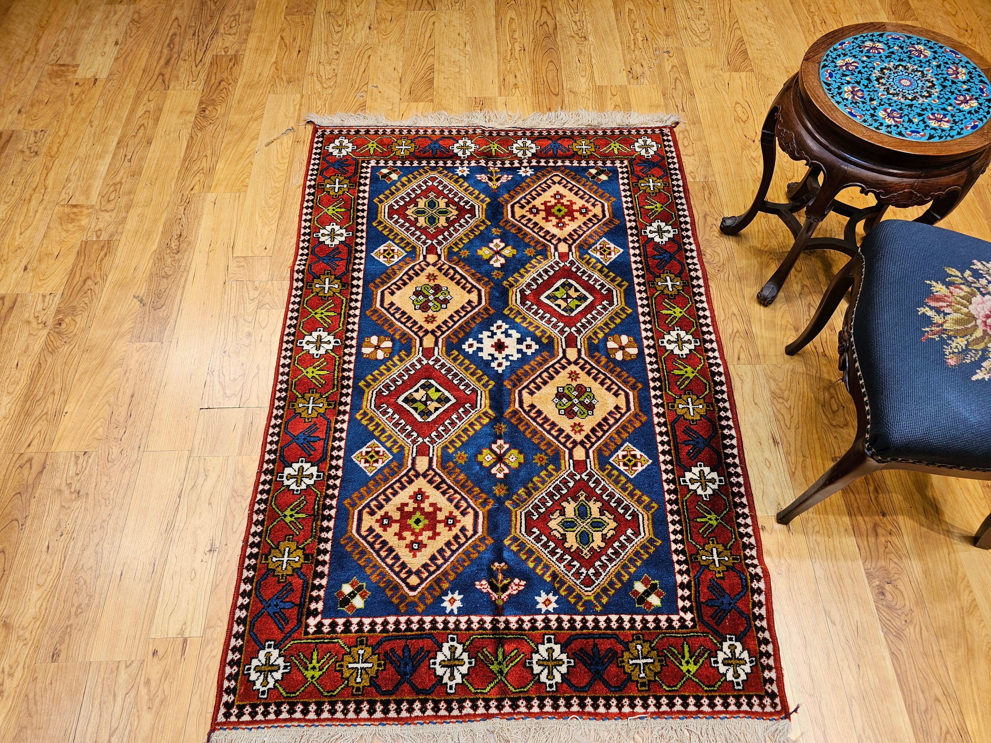 Vintage Persian Shiraz Tribal Rug in Allover Geometric Pattern For Sale 8