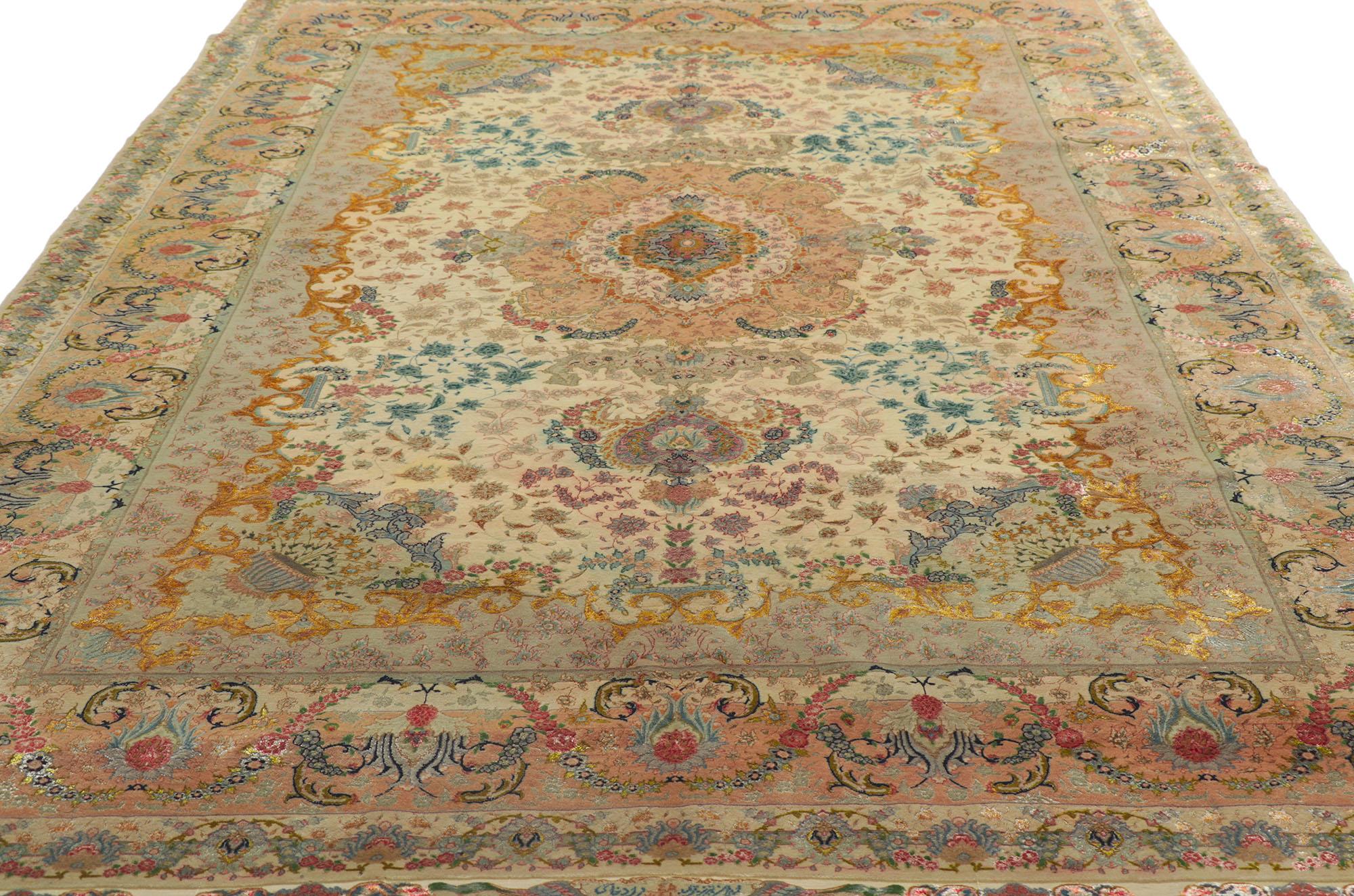 Annodato a mano Tappeto persiano Shirfar Tabriz in lana e seta pregiata degli anni '70 firmato e vintage pastello in vendita