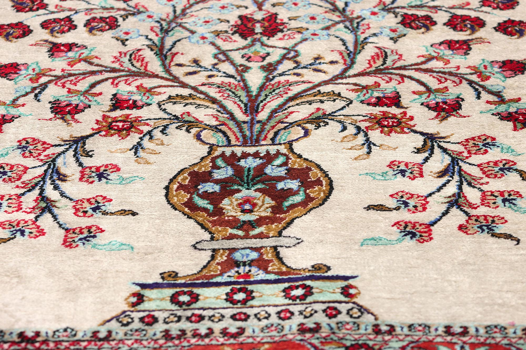 Annodato a mano Tappeto persiano vintage in seta Qum in vendita