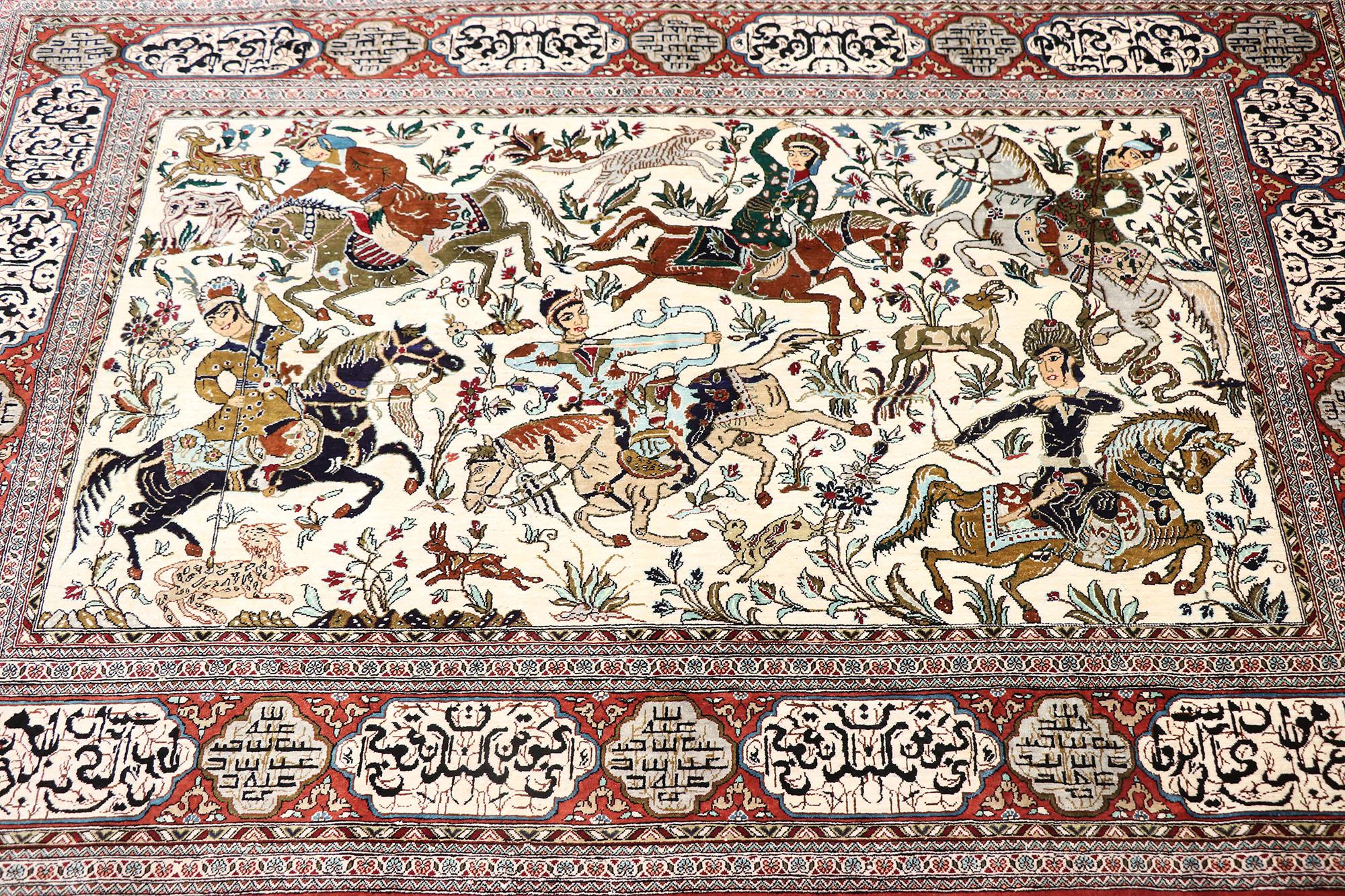 Alfombra de caza Qum de seda persa vintage de estilo medieval Persa en venta