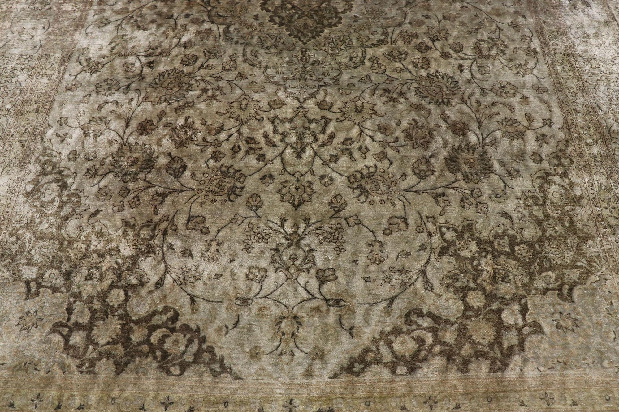 Perse Tapis persan vintage en soie avec motif cachemire de style cottage français en vente
