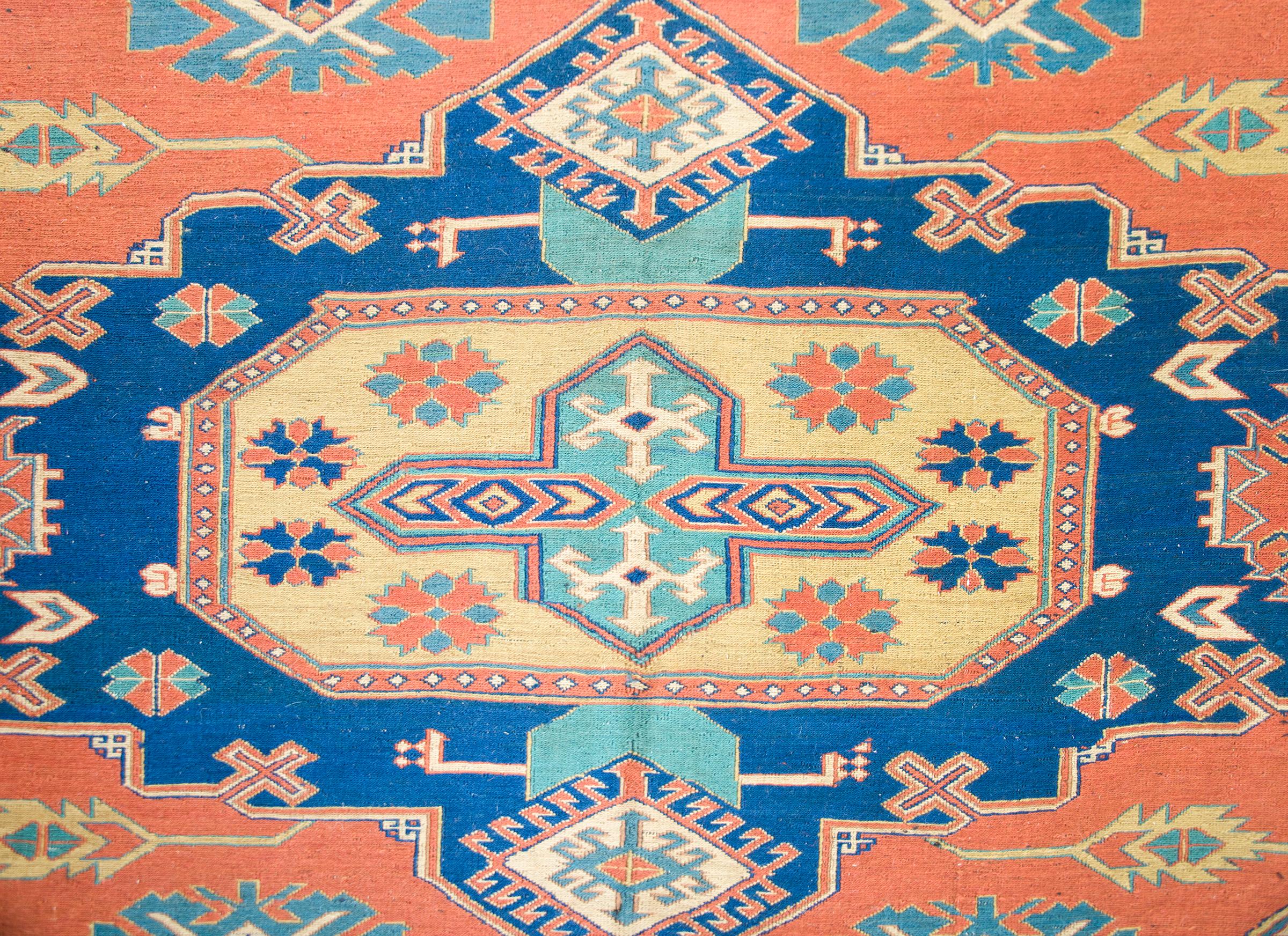 Alter persischer Soumak-Teppich (20. Jahrhundert) im Angebot