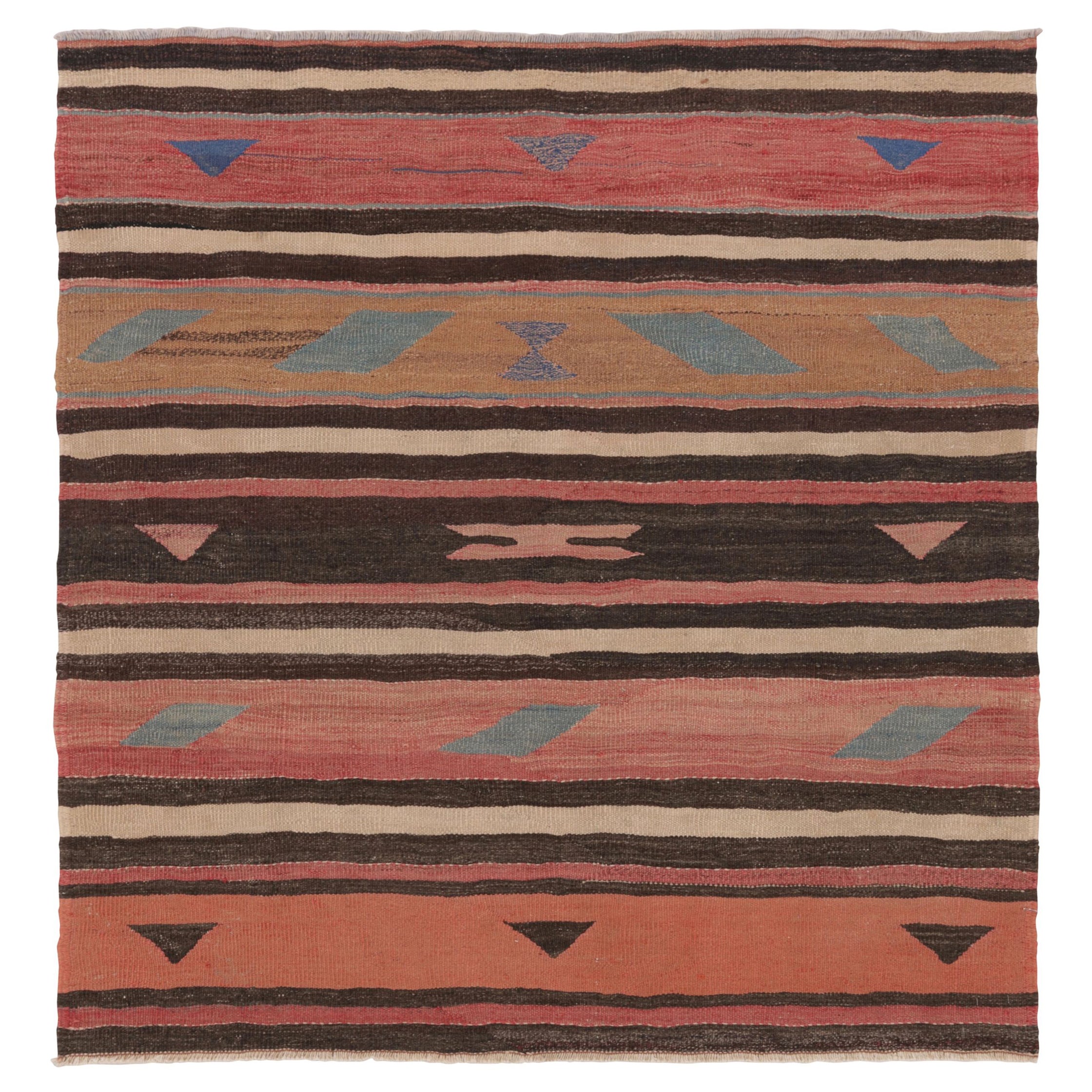 Vintage Persian Square Kilim, Streifen mit kühner Stammesgeometrie - Rug 
Kilim