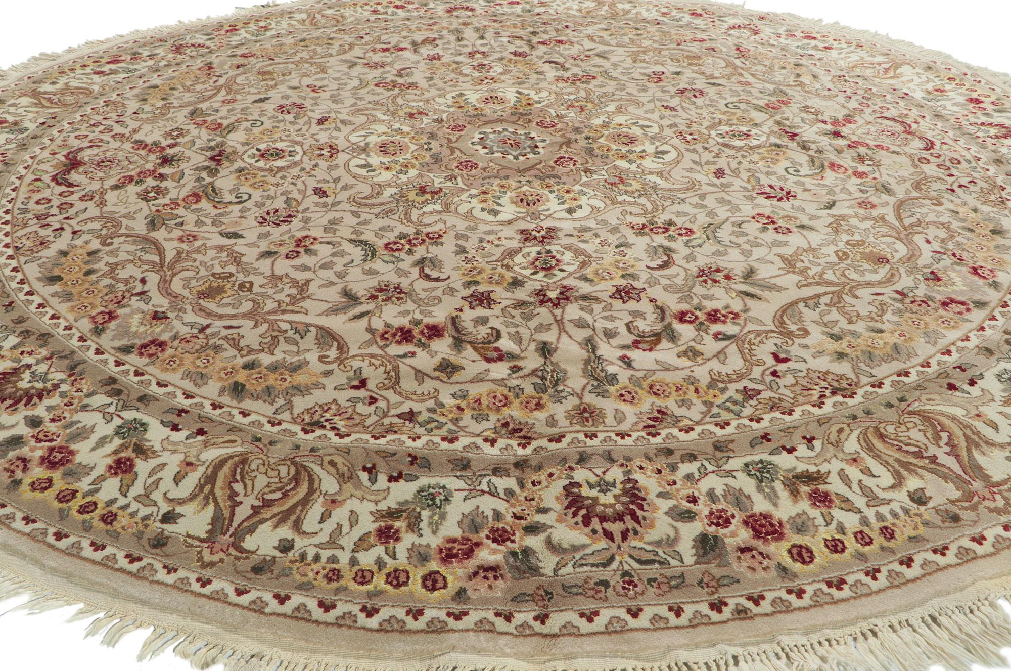 Chinese Vintage Persian Style Round Area Rug with Tabriz Design For Sale