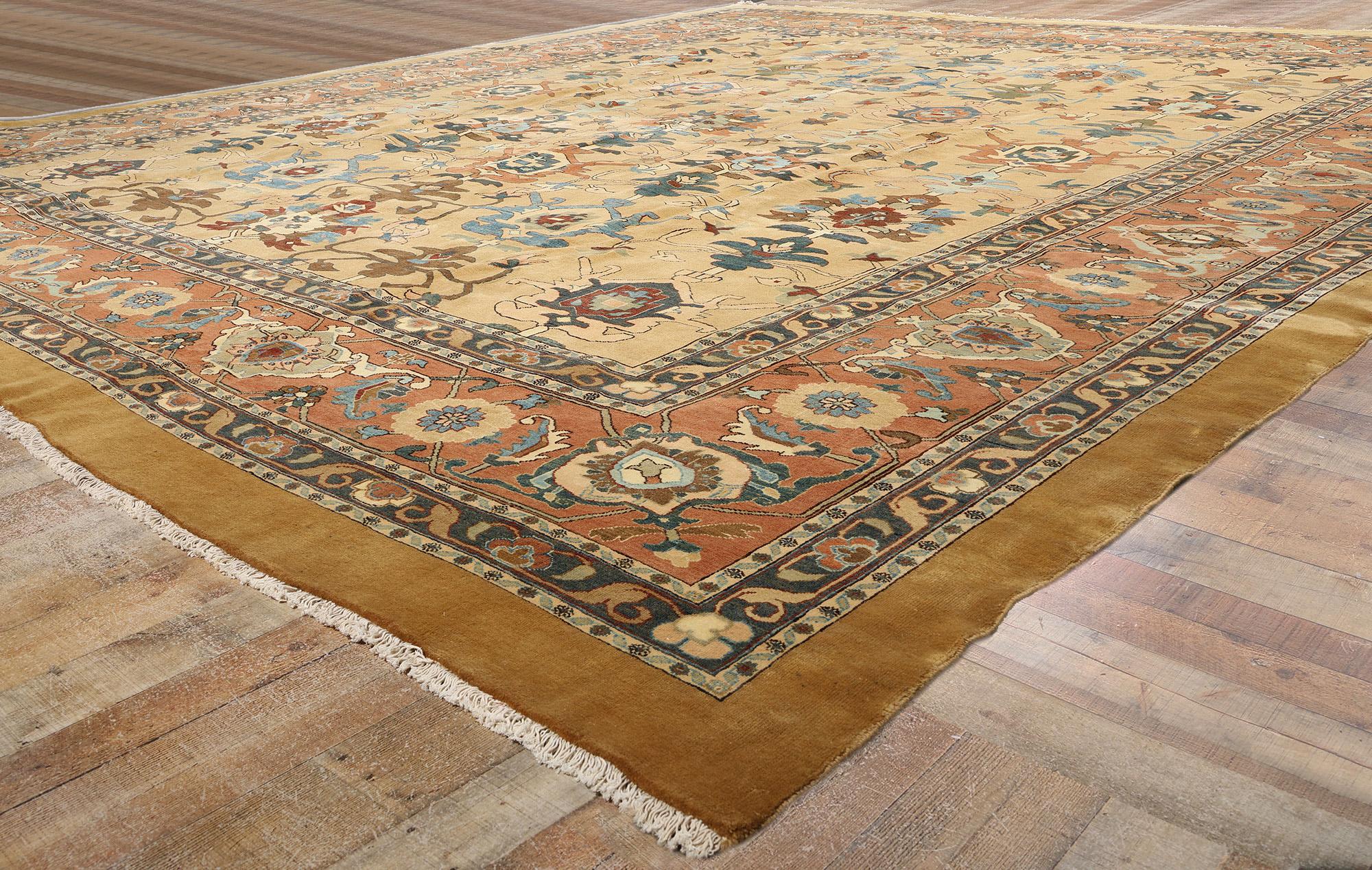 Zeitgenössischer persischer Sultanabad-Teppich mit traditionellem Stil (20. Jahrhundert) im Angebot