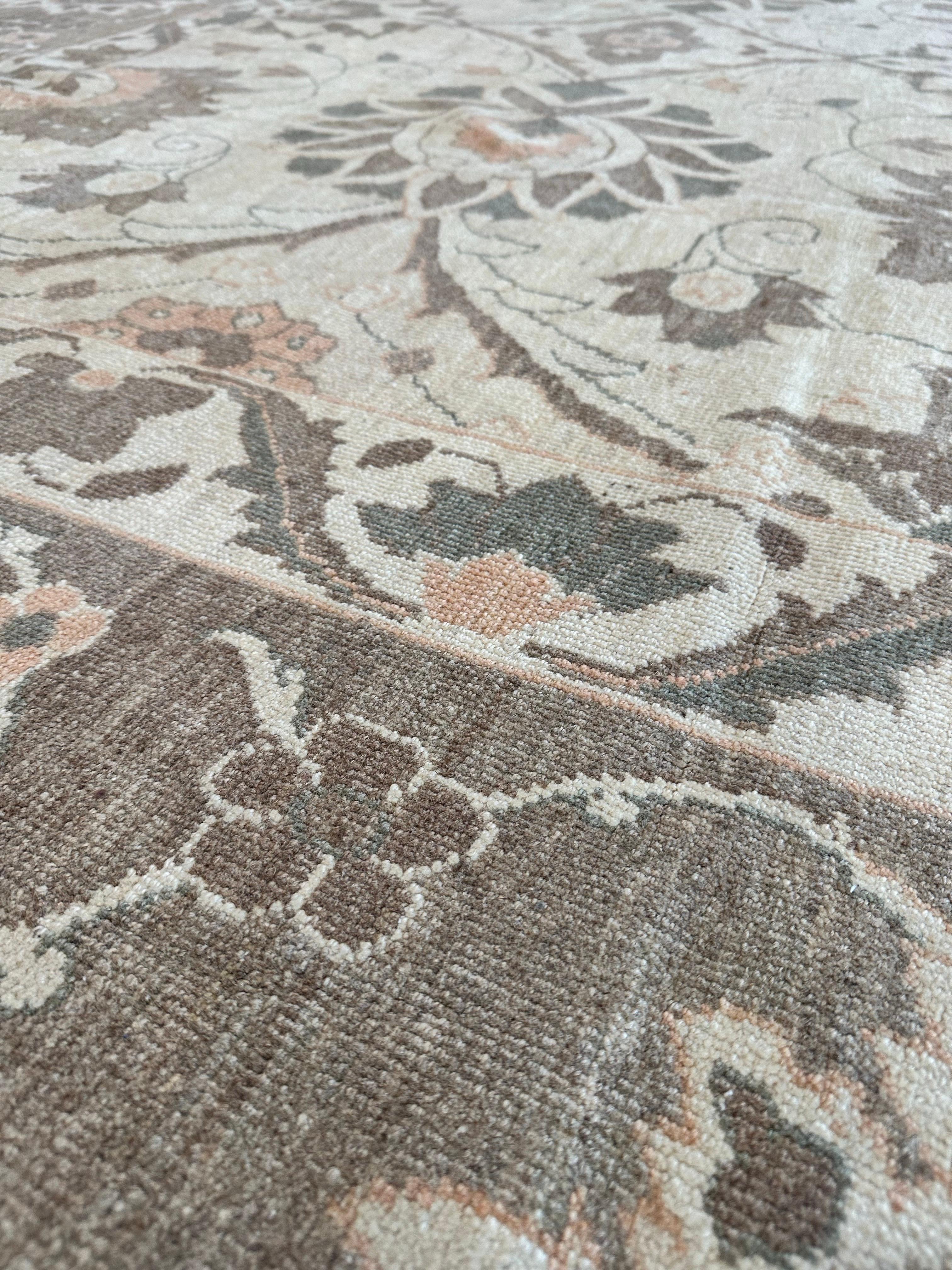 Tapis persan Sultanabad fait à la main, fond ivoire, bordure grise douce en vente 4