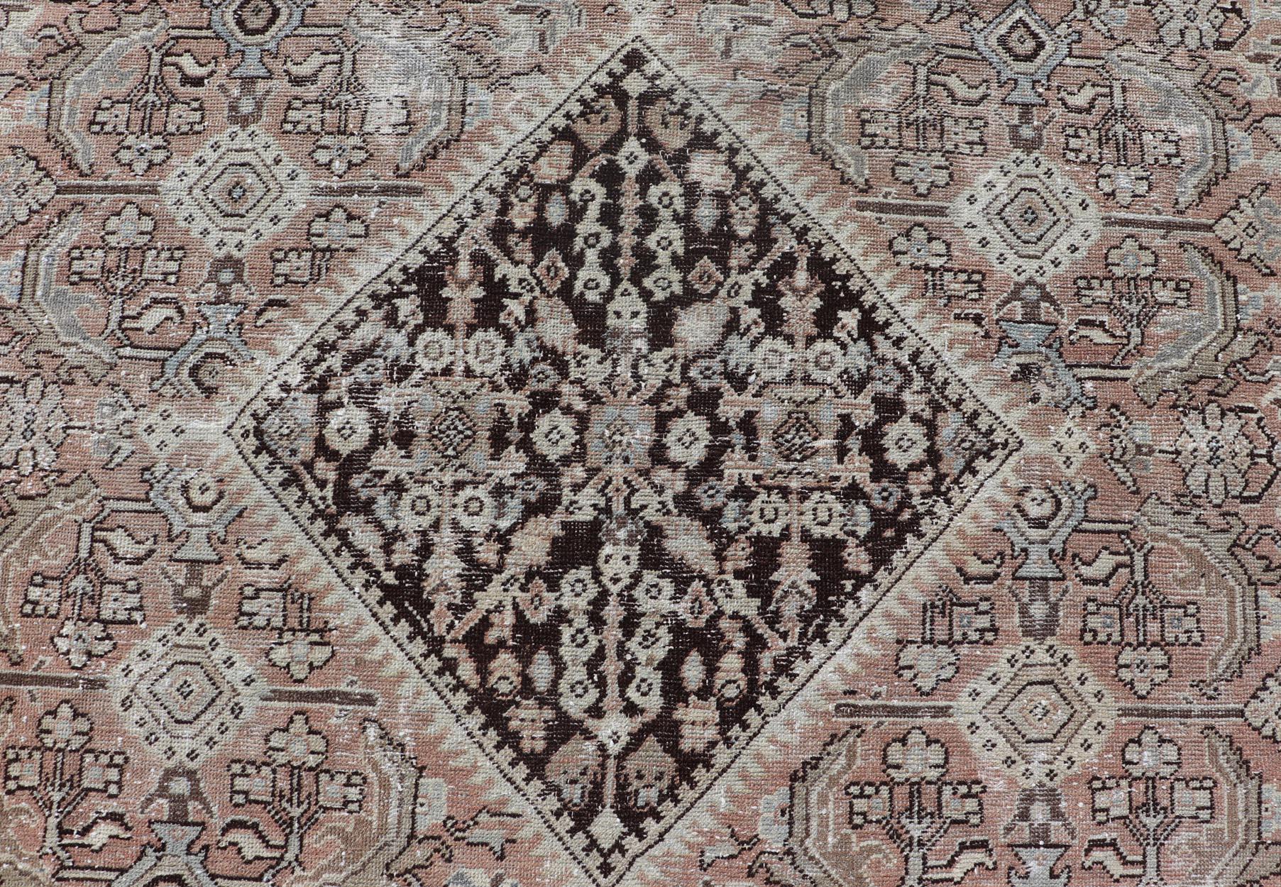 Vintage Persian Sultanabad-Mahal Rug with Sub-Geometric Diamond For Sale 5