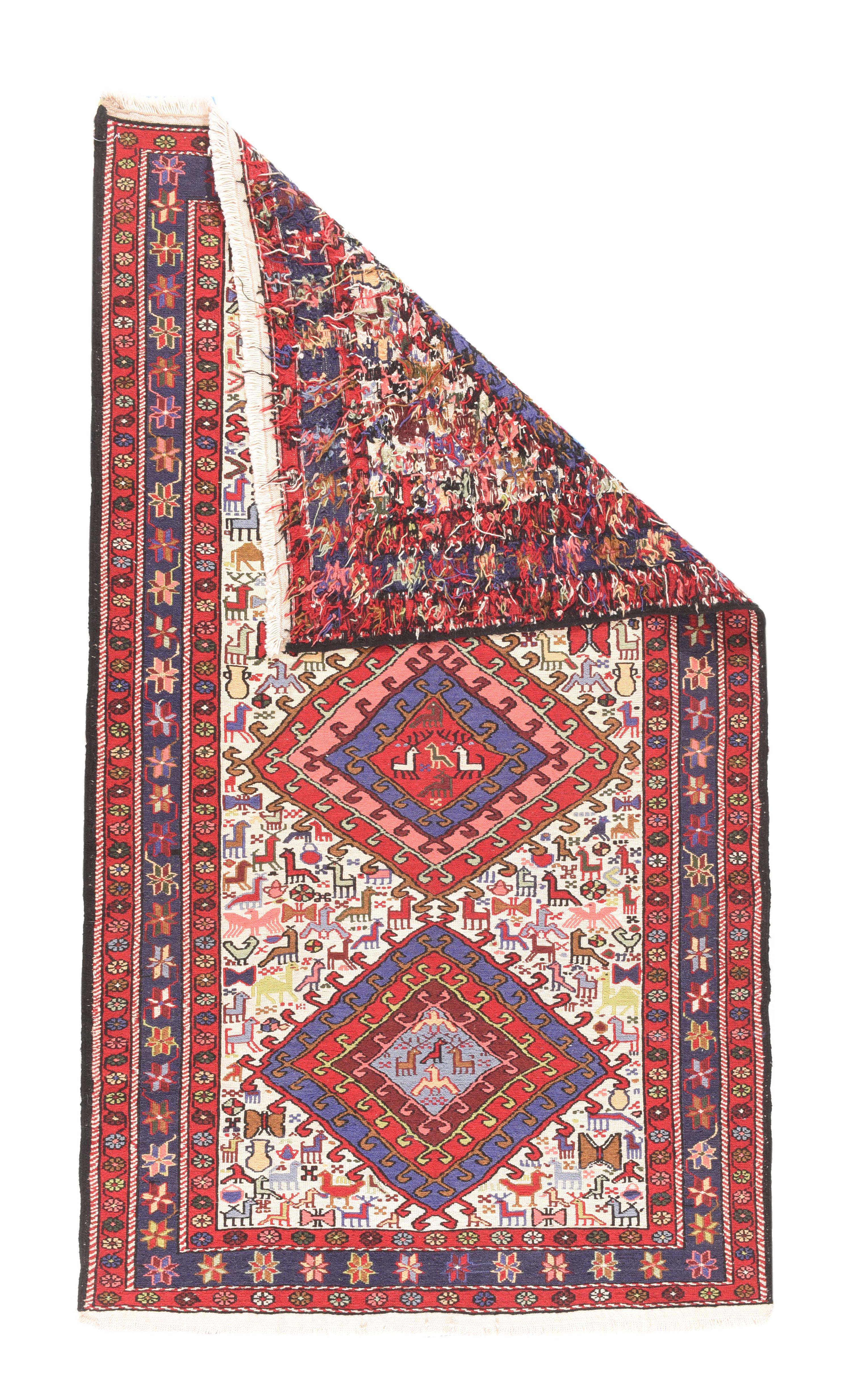 Tappeto persiano vintage Sumak 3'8'' x 6'5''. Una tecnica, piuttosto che un tipo specifico, in cui gli orditi sono avvolti da trame colorate per creare un disegno. Caucasico, turco, persiano e altri tipi. Produce un tappeto piatto, senza pelo, che